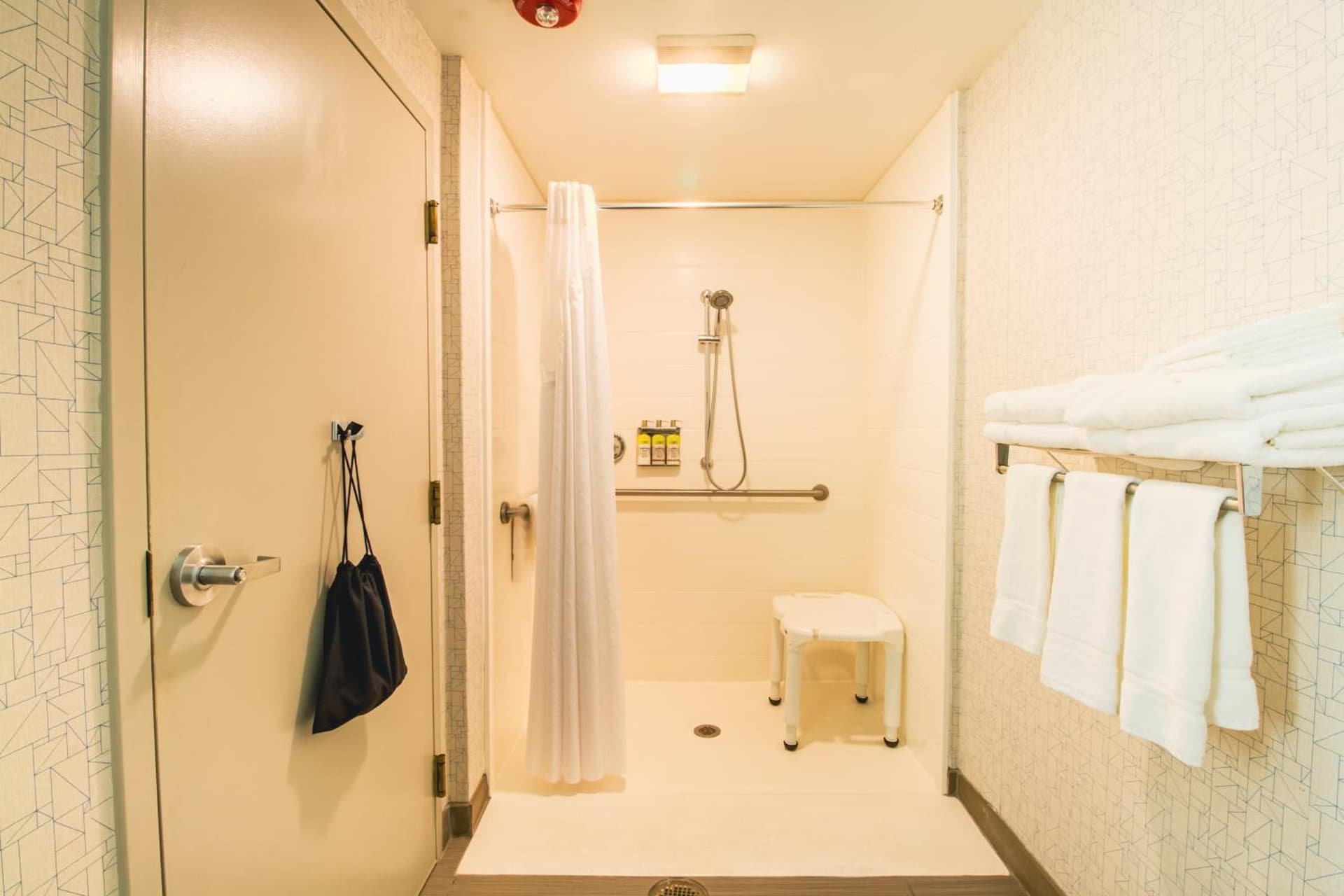 Holiday Inn Express & Suites - Lincoln East - White Mountains by IHG gallery photo in Lincoln — image 123