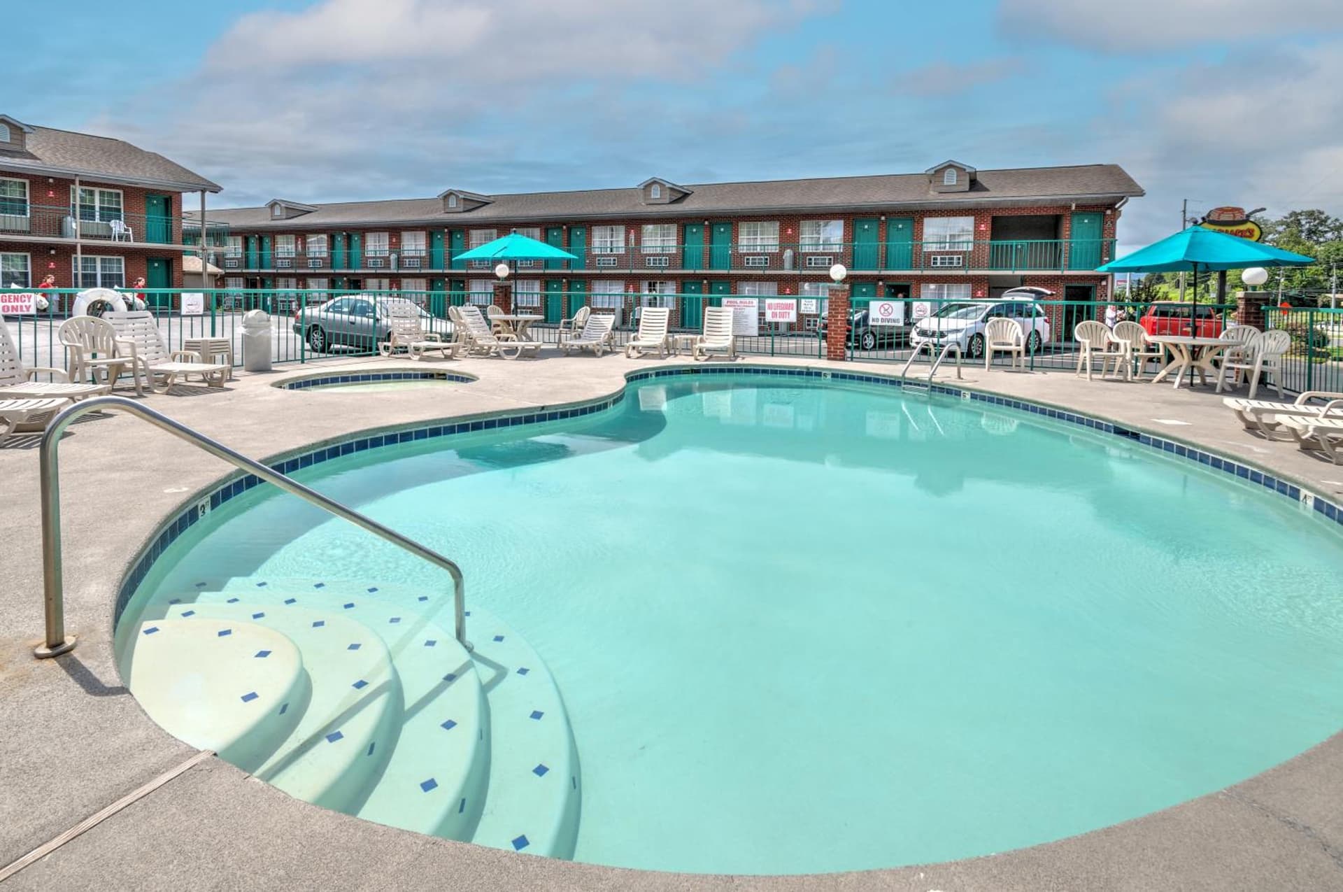 Mountain Aire Inn Sevierville - Pigeon Forge interior in Sevierville, TN — gallery photo 2