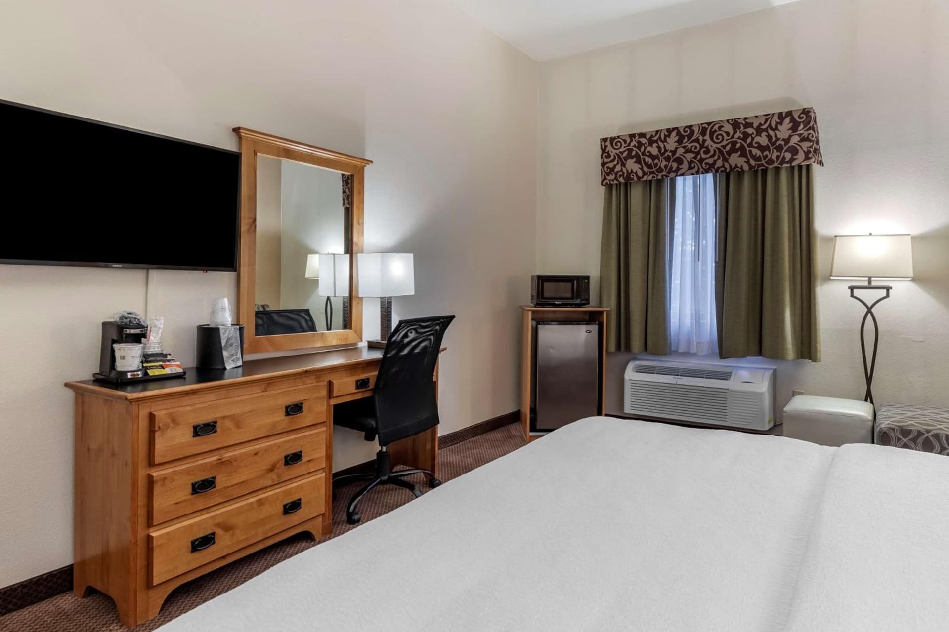 Best Western Brighton Inn interior in Brighton, CO — gallery photo 2