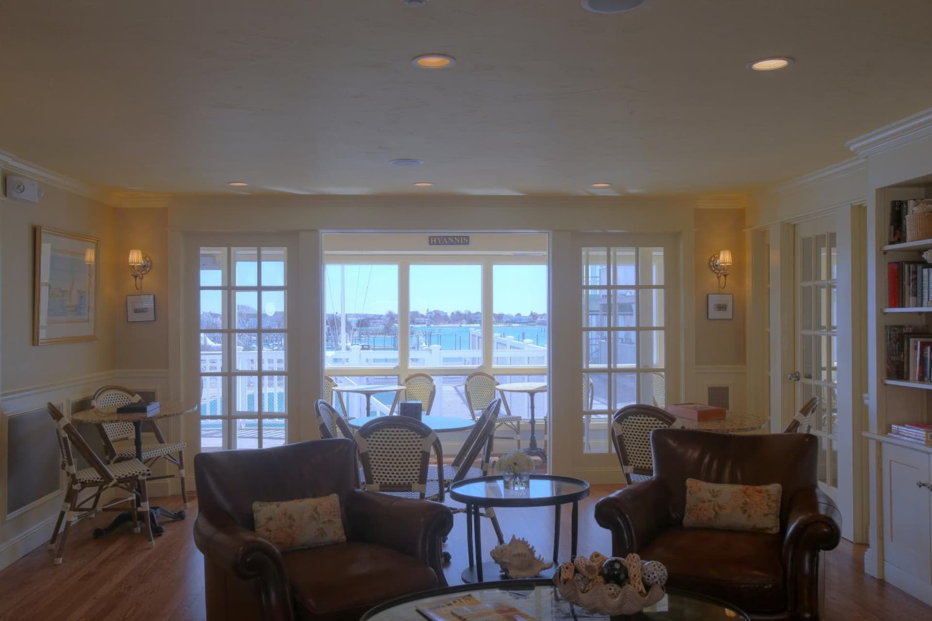 Anchor In Distinctive Waterfront Lodging gallery photo in Hyannis — image 57