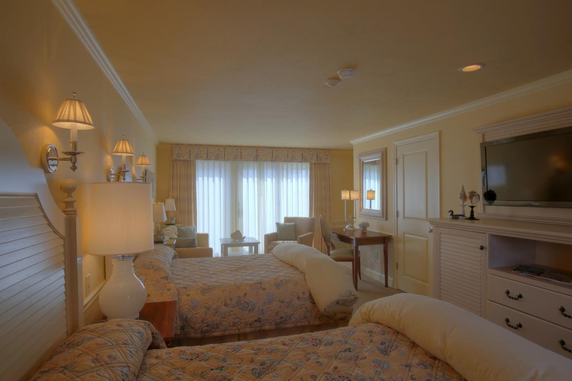 Anchor In Distinctive Waterfront Lodging gallery photo in Hyannis — image 42