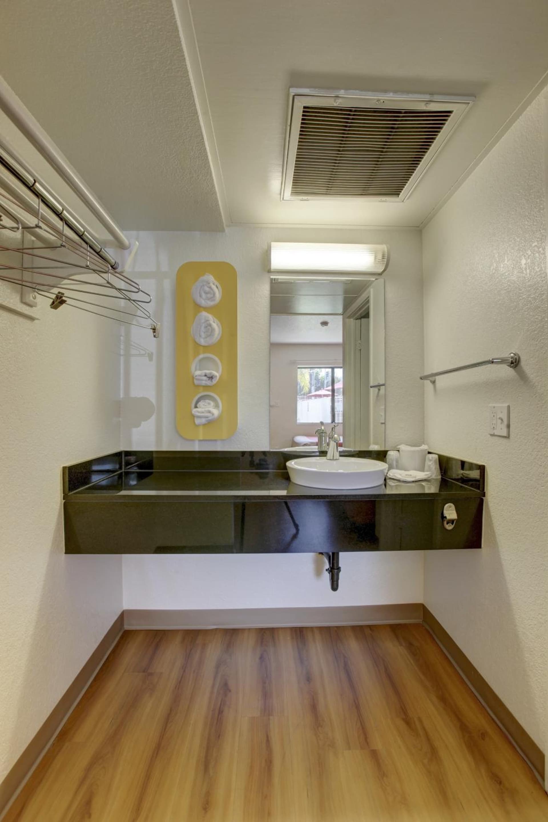 Motel 6-Corona, CA gallery photo in Corona, CA — image 20