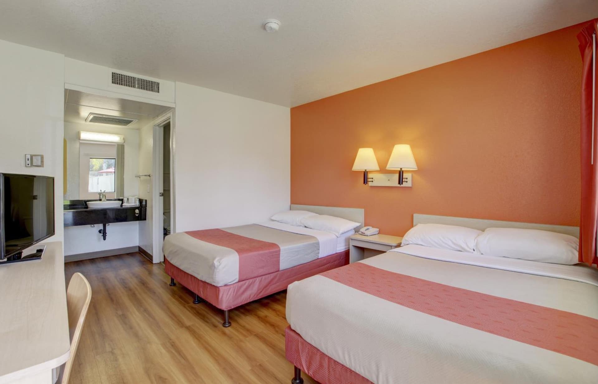 Motel 6-Corona, CA gallery photo in Corona, CA — image 24