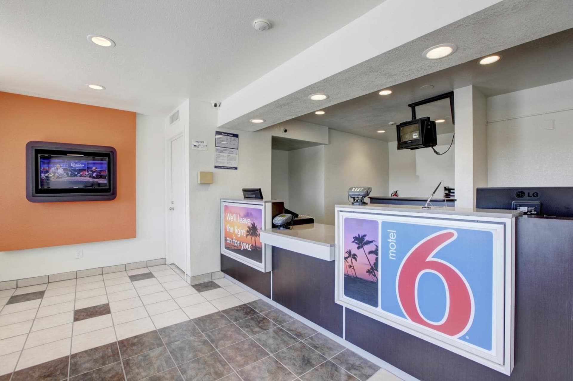 Motel 6-Corona, CA gallery photo in Corona, CA — image 40