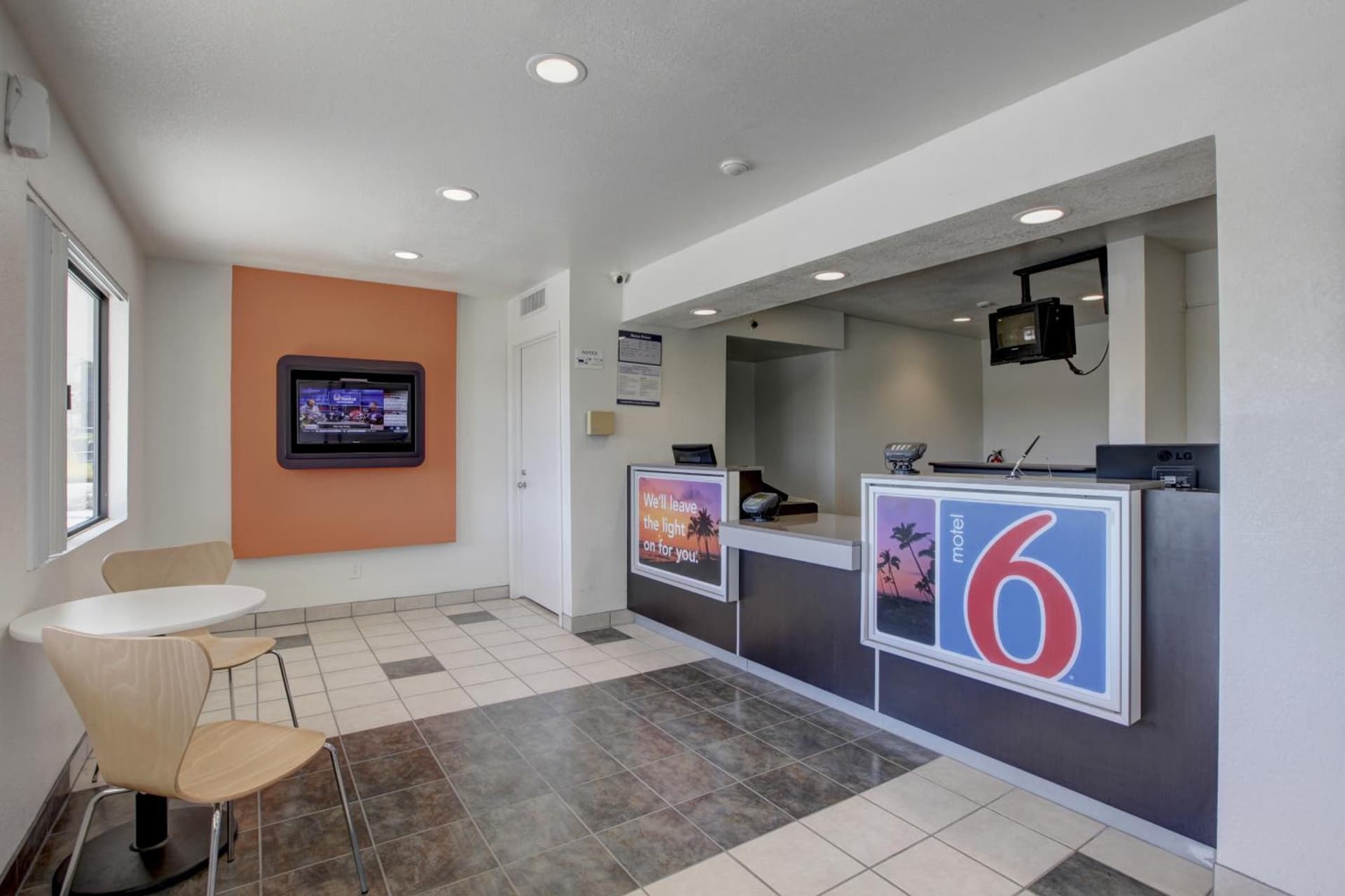 Motel 6-Corona, CA gallery photo in Corona, CA — image 8