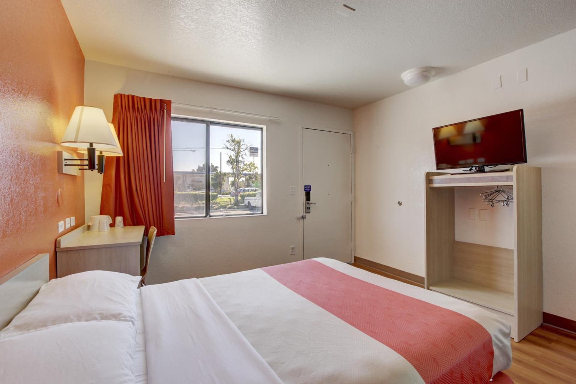 Motel 6-Corona, CA gallery photo in Corona, CA — image 6