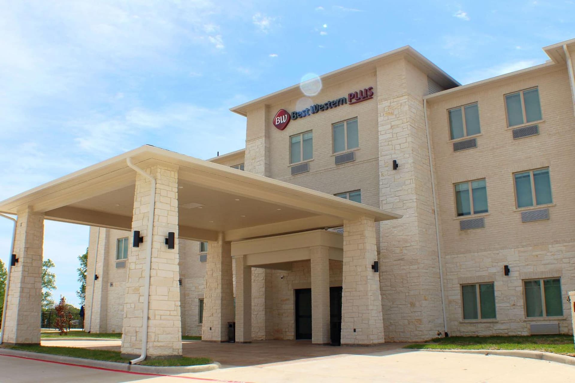 Best Western Plus Chandler featured exterior or lobby in Chandler, TX — similar hotel