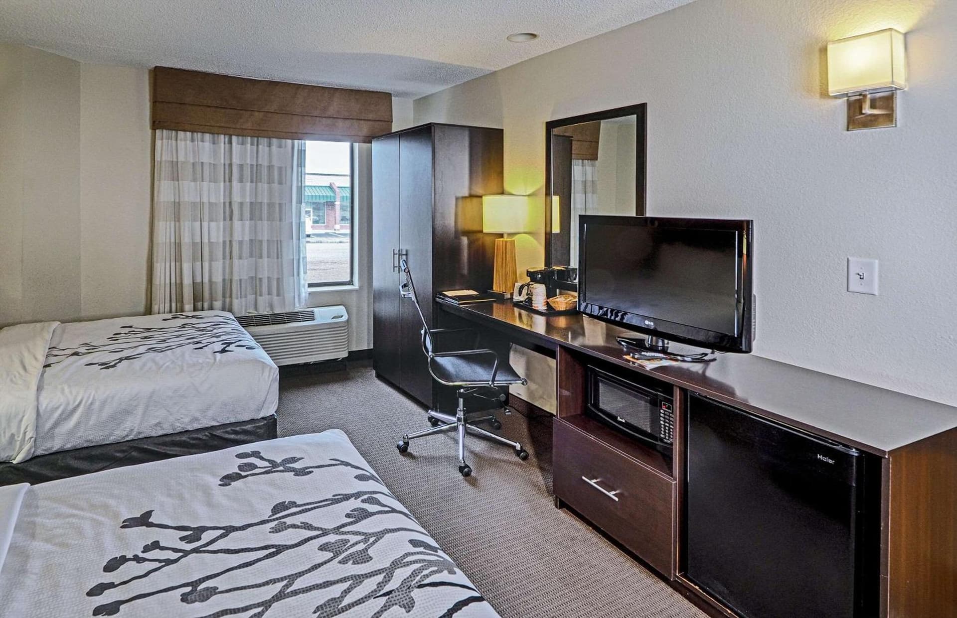 Sleep Inn & Suites Spring Lake - Fayetteville near Fort Bragg gallery photo in Spring Lake, NC — image 31