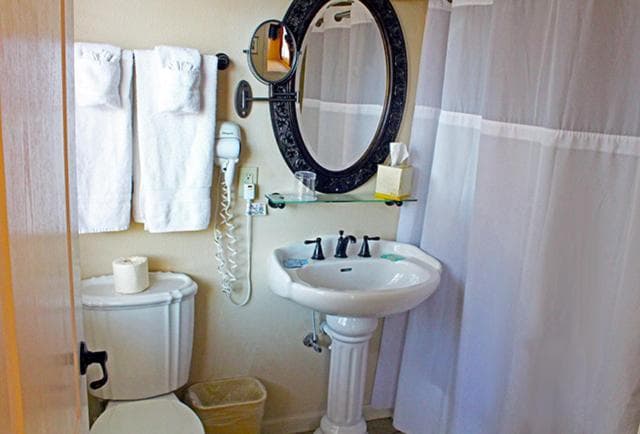 Silverton Inn & Suites property views in Silverton, OR — gallery photo 3