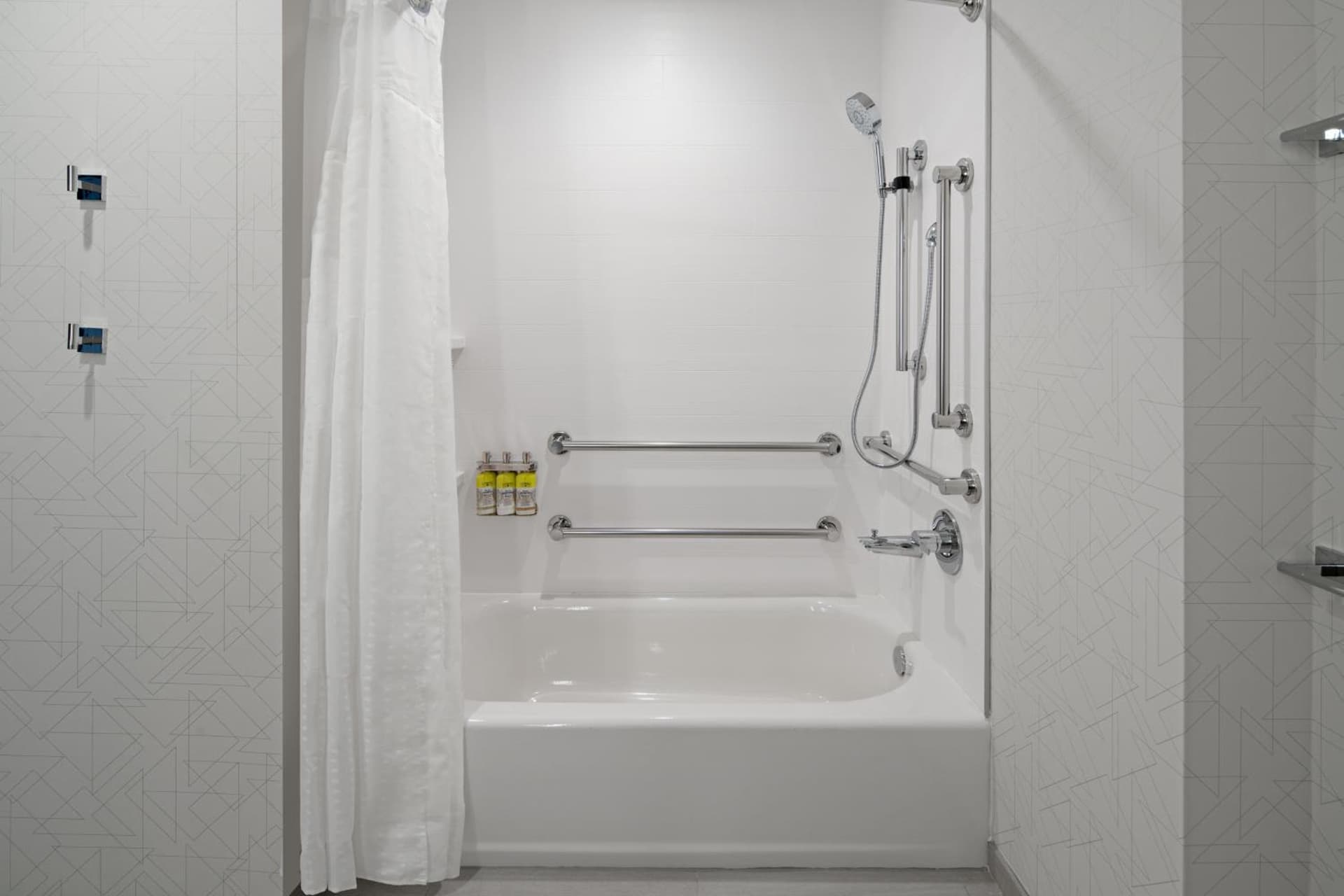Holiday Inn Express & Suites Palm Desert - Millennium by IHG gallery photo in Palm Desert, CA — image 5