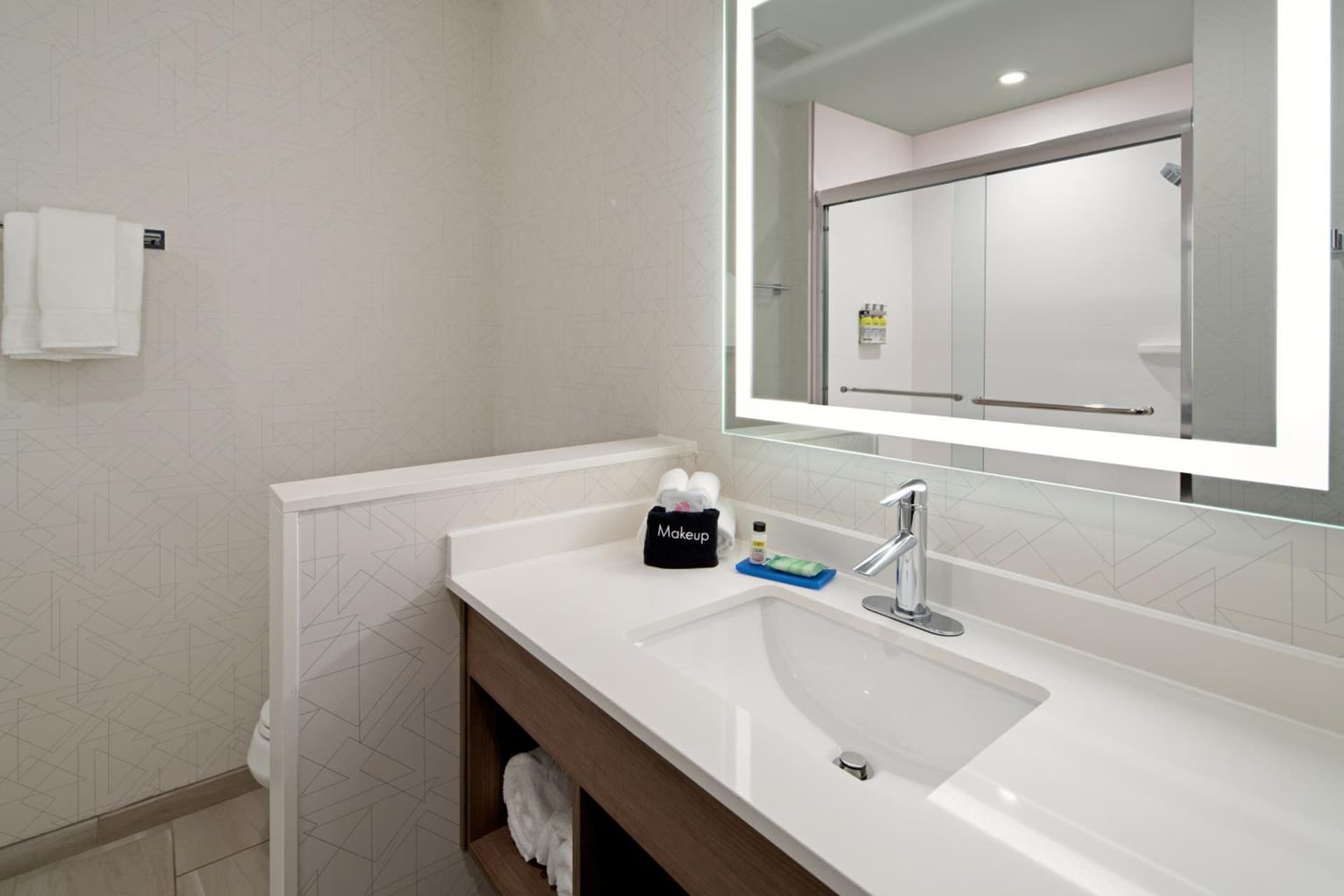Holiday Inn Express & Suites Palm Desert - Millennium by IHG gallery photo in Palm Desert, CA — image 12