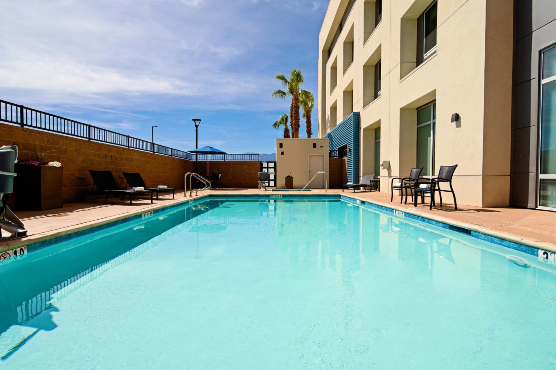 Holiday Inn Express & Suites Palm Desert - Millennium by IHG gallery photo in Palm Desert, CA — image 39