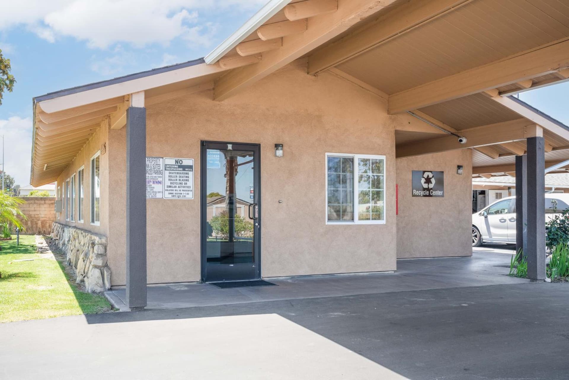 Solaire Inn & Suites gallery photo in Santa Maria, CA — image 9