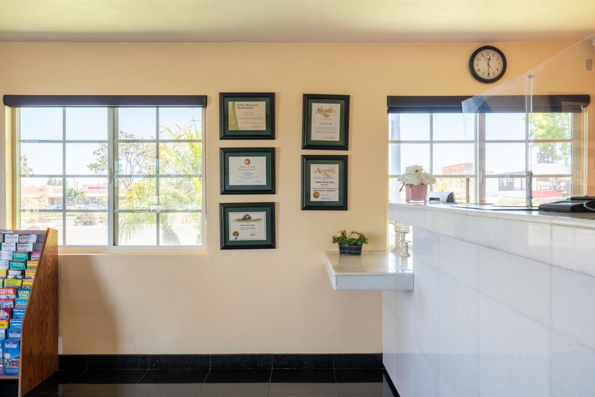 Solaire Inn & Suites gallery photo in Santa Maria, CA — image 27
