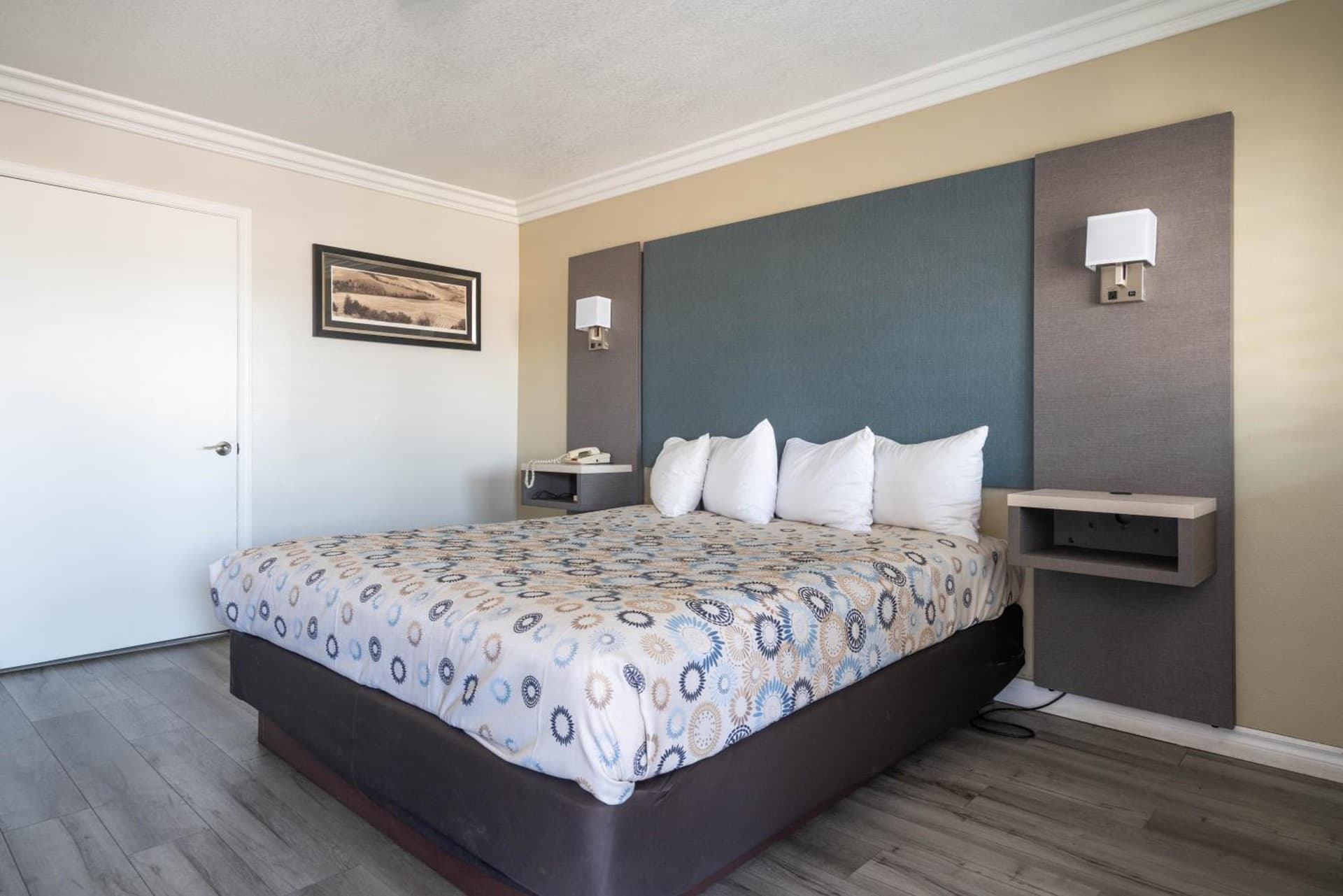 Solaire Inn & Suites gallery photo in Santa Maria, CA — image 19