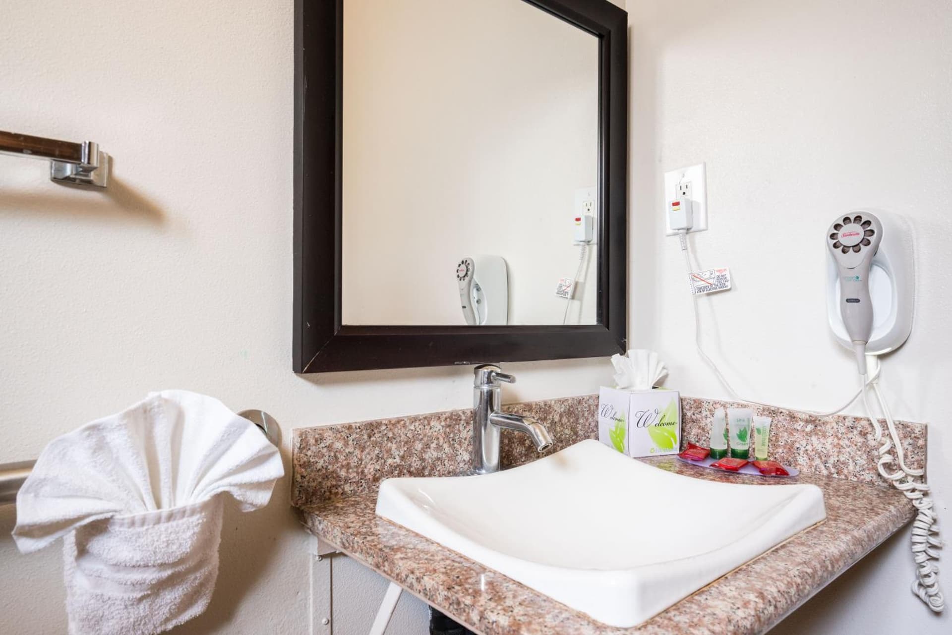 Solaire Inn & Suites gallery photo in Santa Maria, CA — image 13