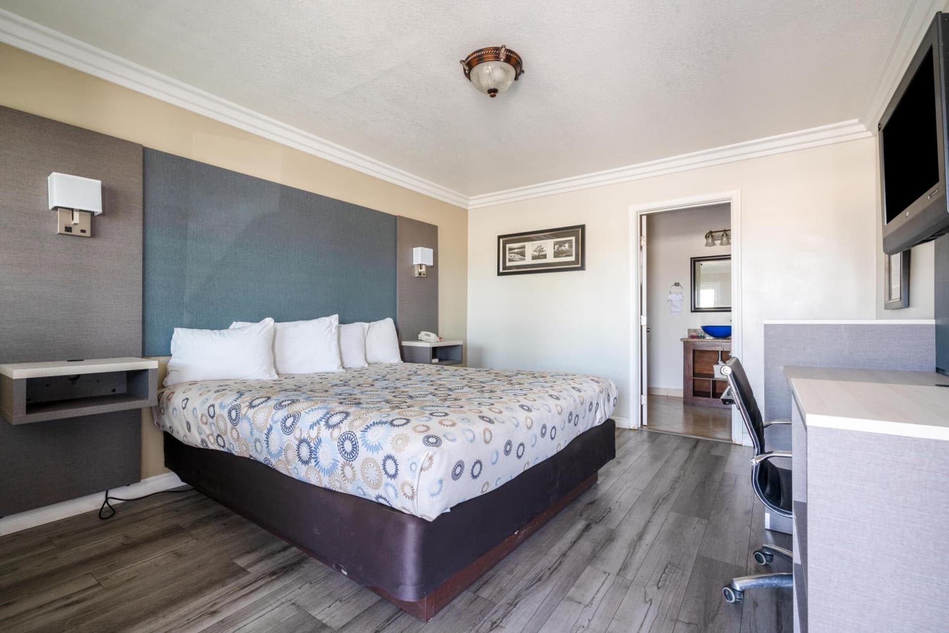 Solaire Inn & Suites gallery photo in Santa Maria, CA — image 22
