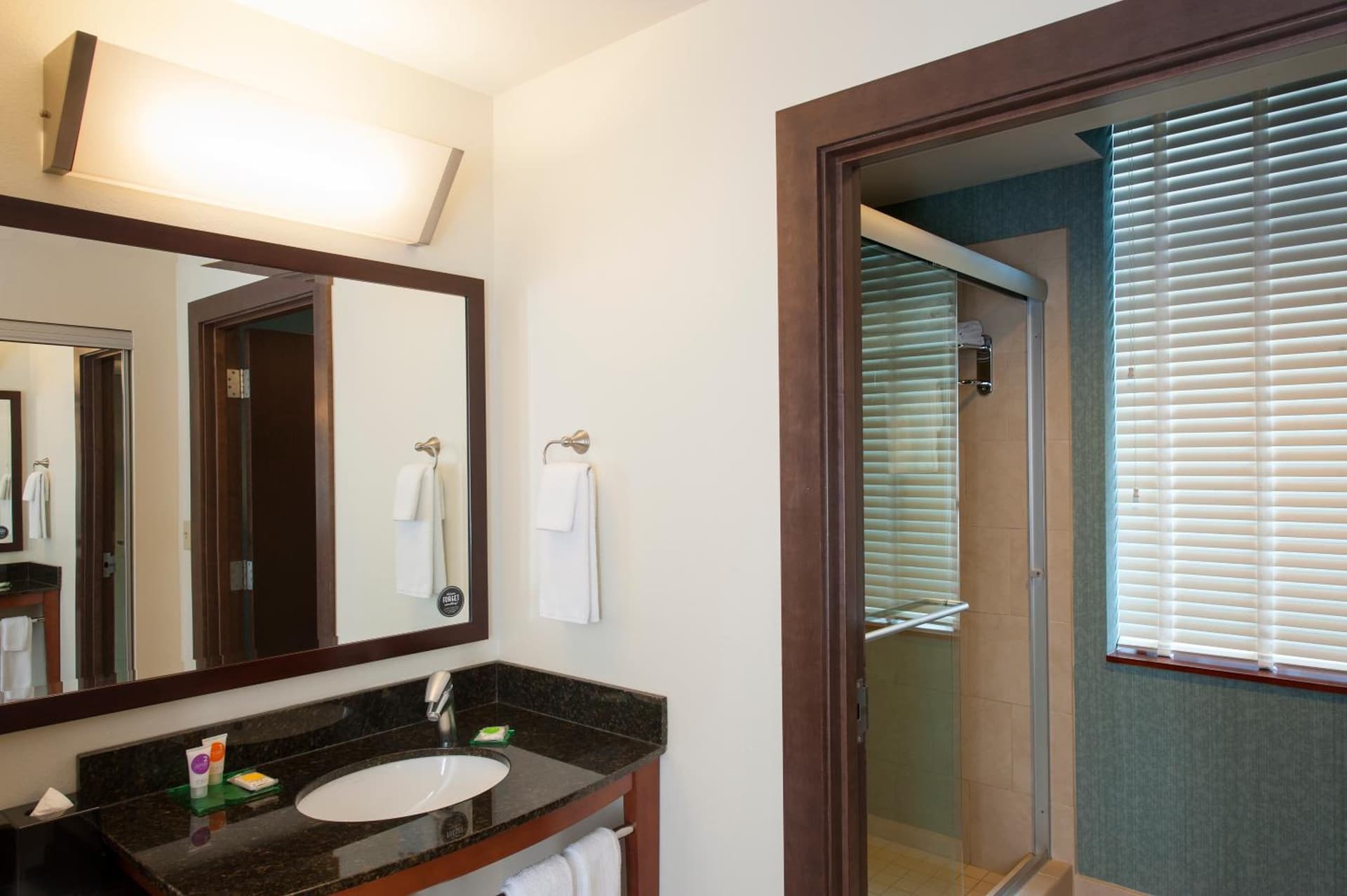 Hyatt Place Des Moines Downtown interior in Des Moines, IA — gallery photo 2