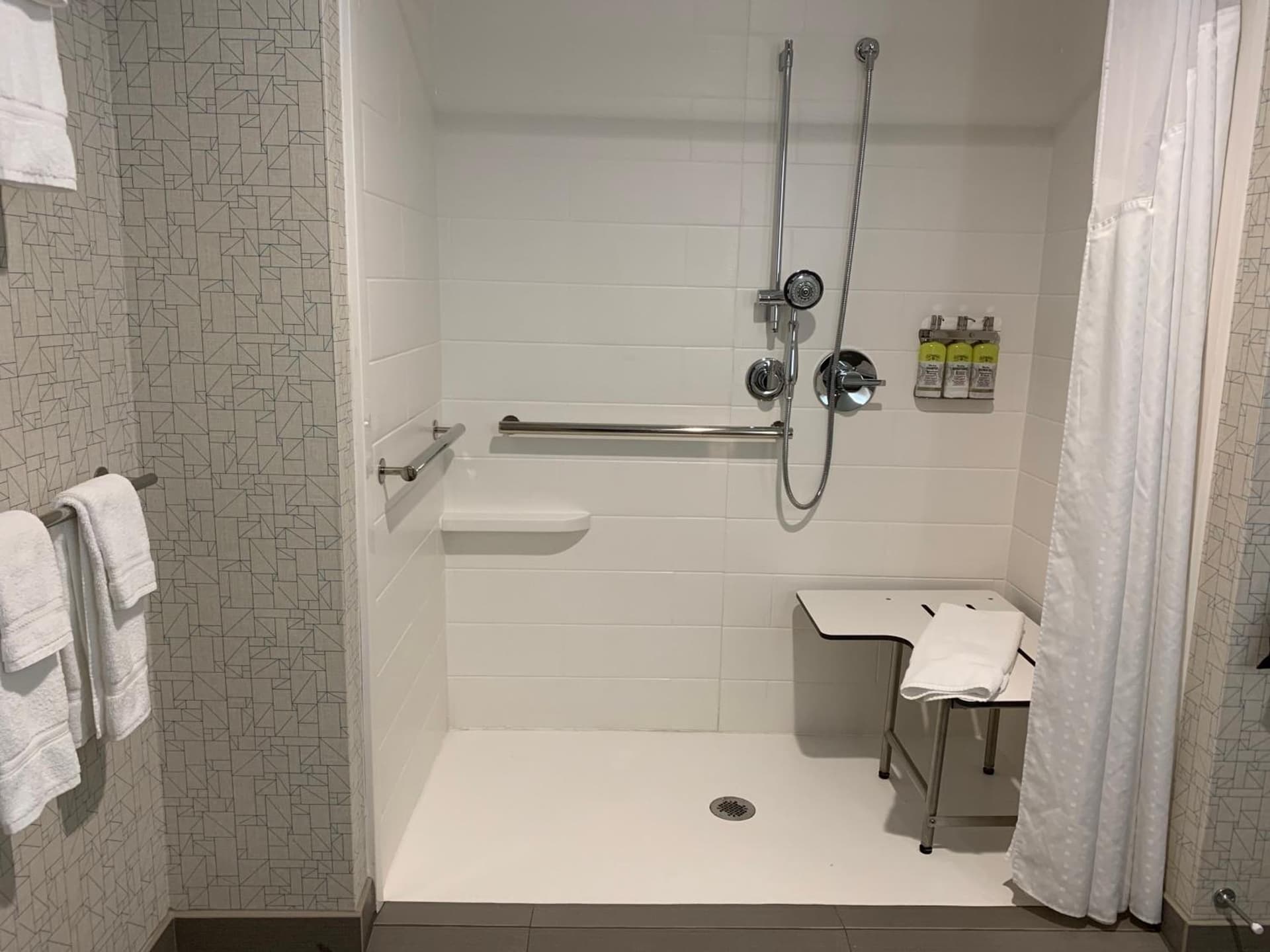 Holiday Inn Express & Suites Moore by IHG gallery photo in Moore, OK — image 21