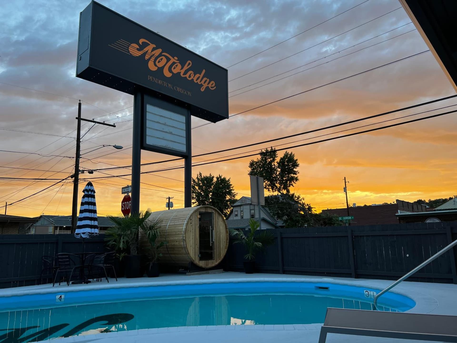 Motolodge interior in Pendleton, OR — gallery photo 2