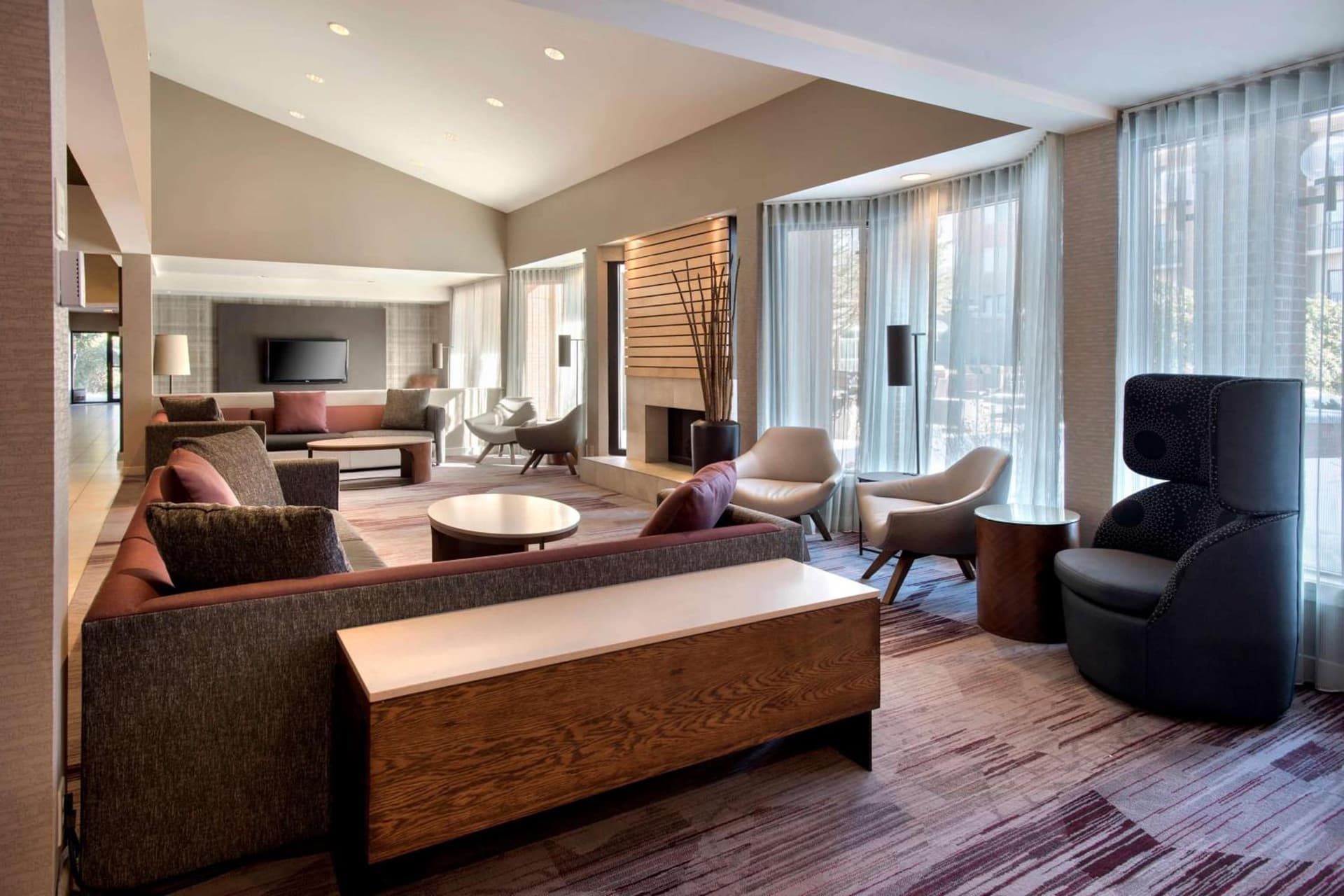 Sonesta Select Boston Milford interior in Milford — gallery photo 2