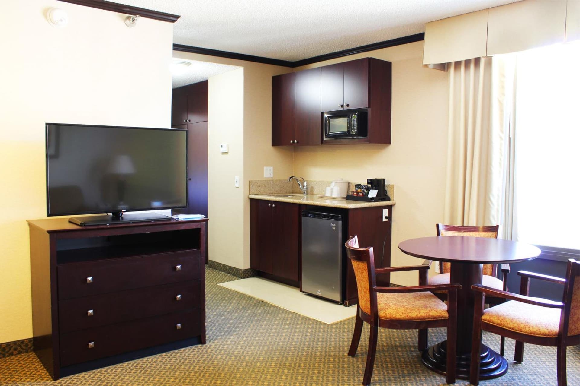 Hotel Burbank gallery photo in Burbank, CA — image 37