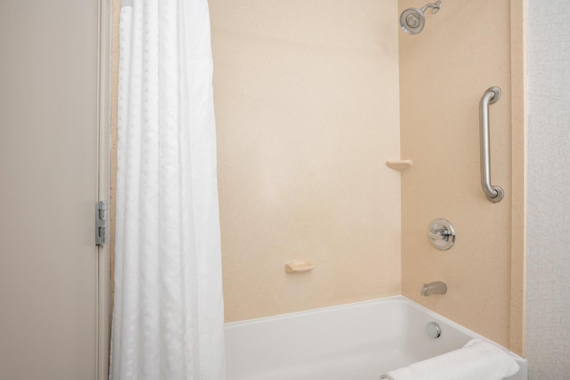 Holiday Inn Express Hotel & Suites Marysville by IHG gallery photo in Marysville, WA — image 16