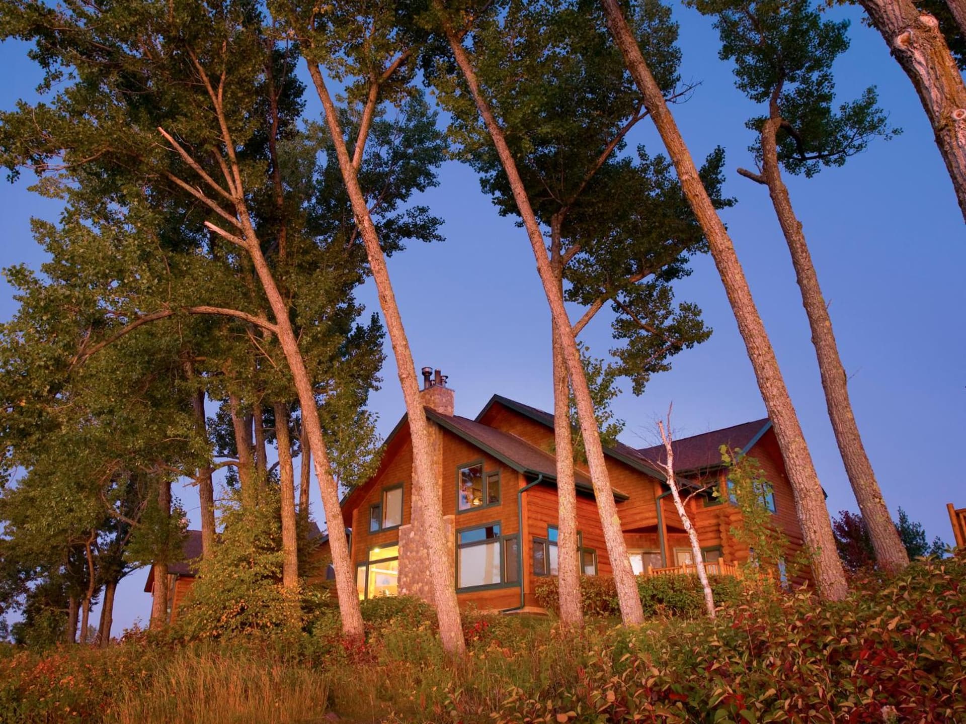 Grand Superior Lodge interior in Castle Danger, MN — gallery photo 2