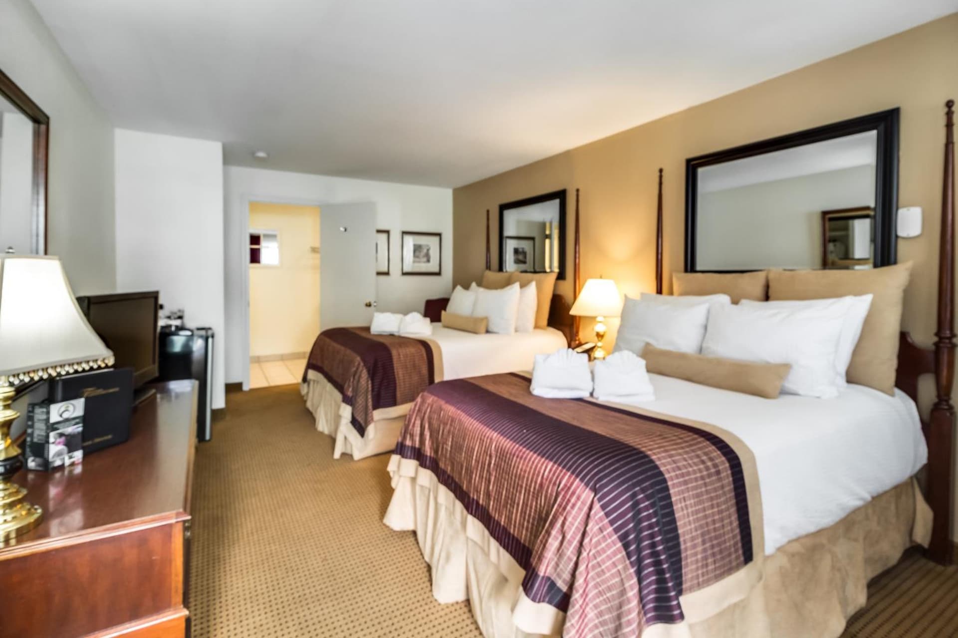 Twin Peaks Lodge & Hot Springs interior in Ouray, CO — gallery photo 2