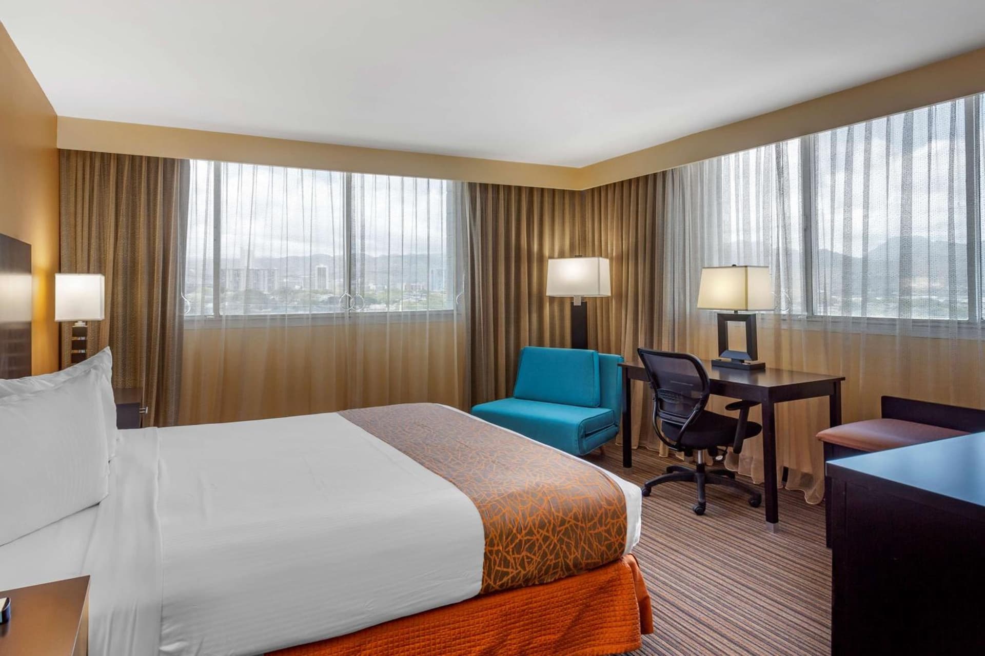 Best Western The Plaza Hotel Honolulu Airport - Free Breakfast gallery photo in Honolulu, HI — image 10