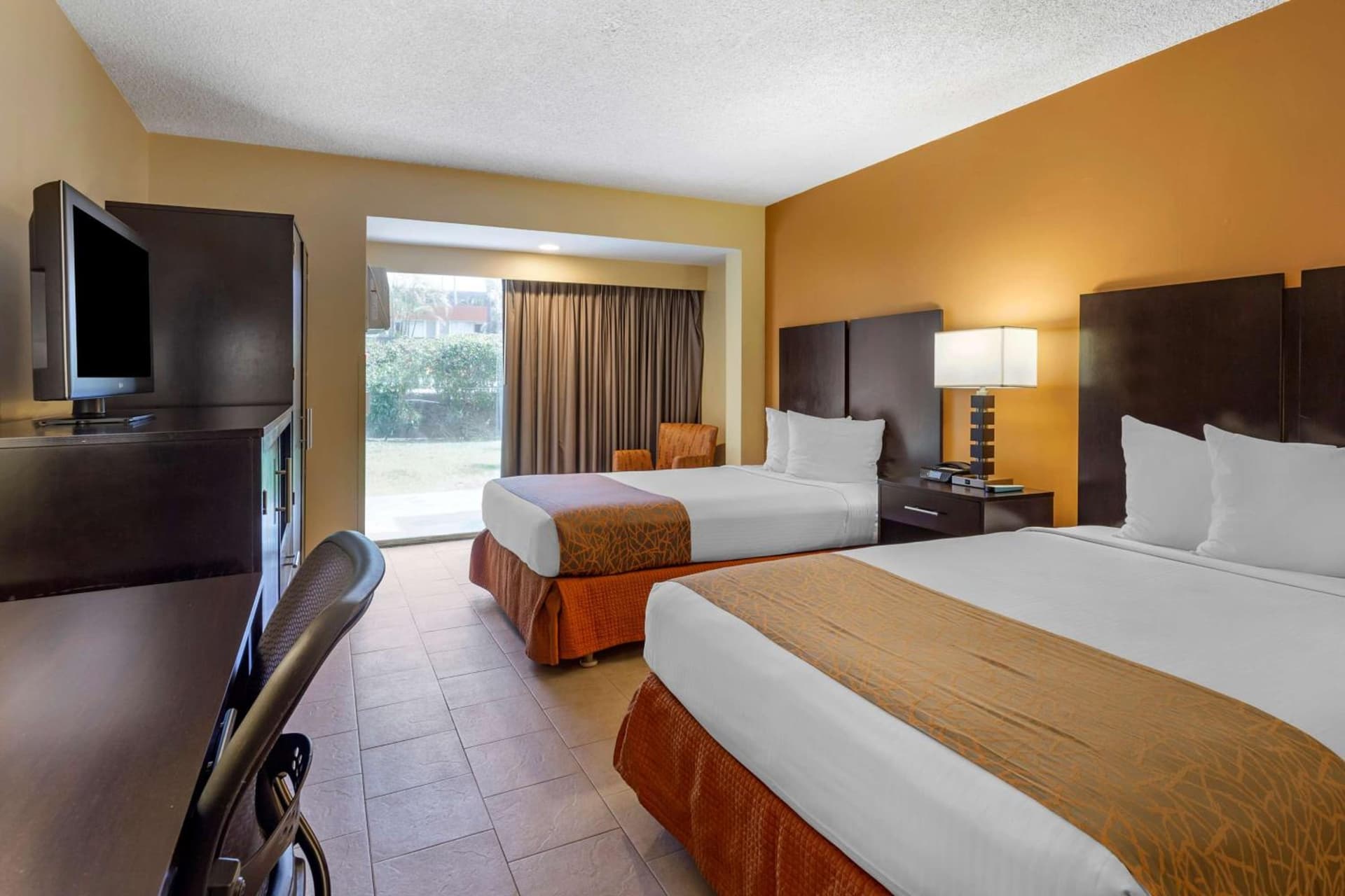 Best Western The Plaza Hotel Honolulu Airport - Free Breakfast gallery photo in Honolulu, HI — image 55