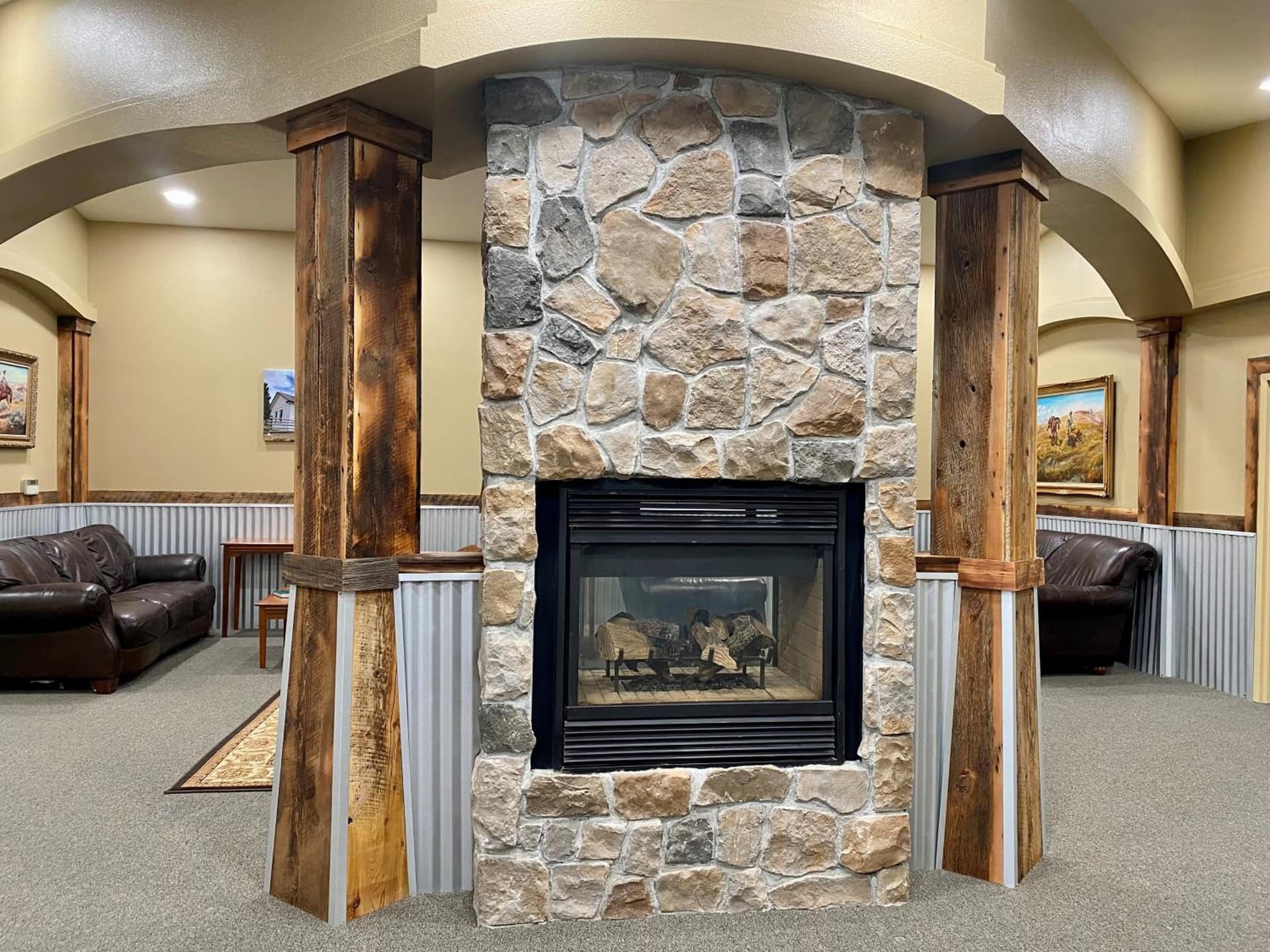 RED ROCK LODGE property views in Challis, ID — gallery photo 3