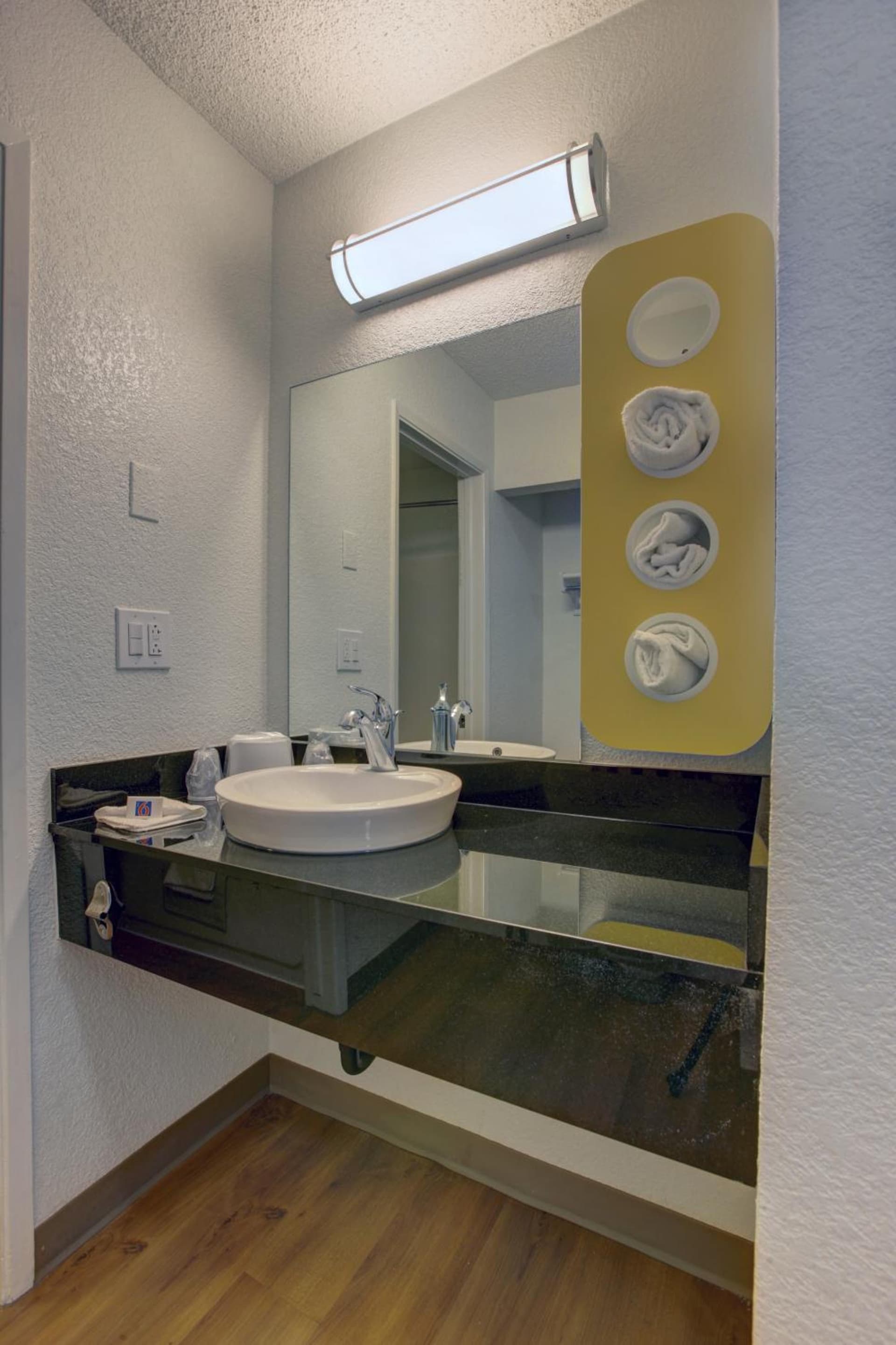 Motel 6-Santa Ana, CA - Irvine - Orange County Airport gallery photo in Santa Ana, CA — image 23