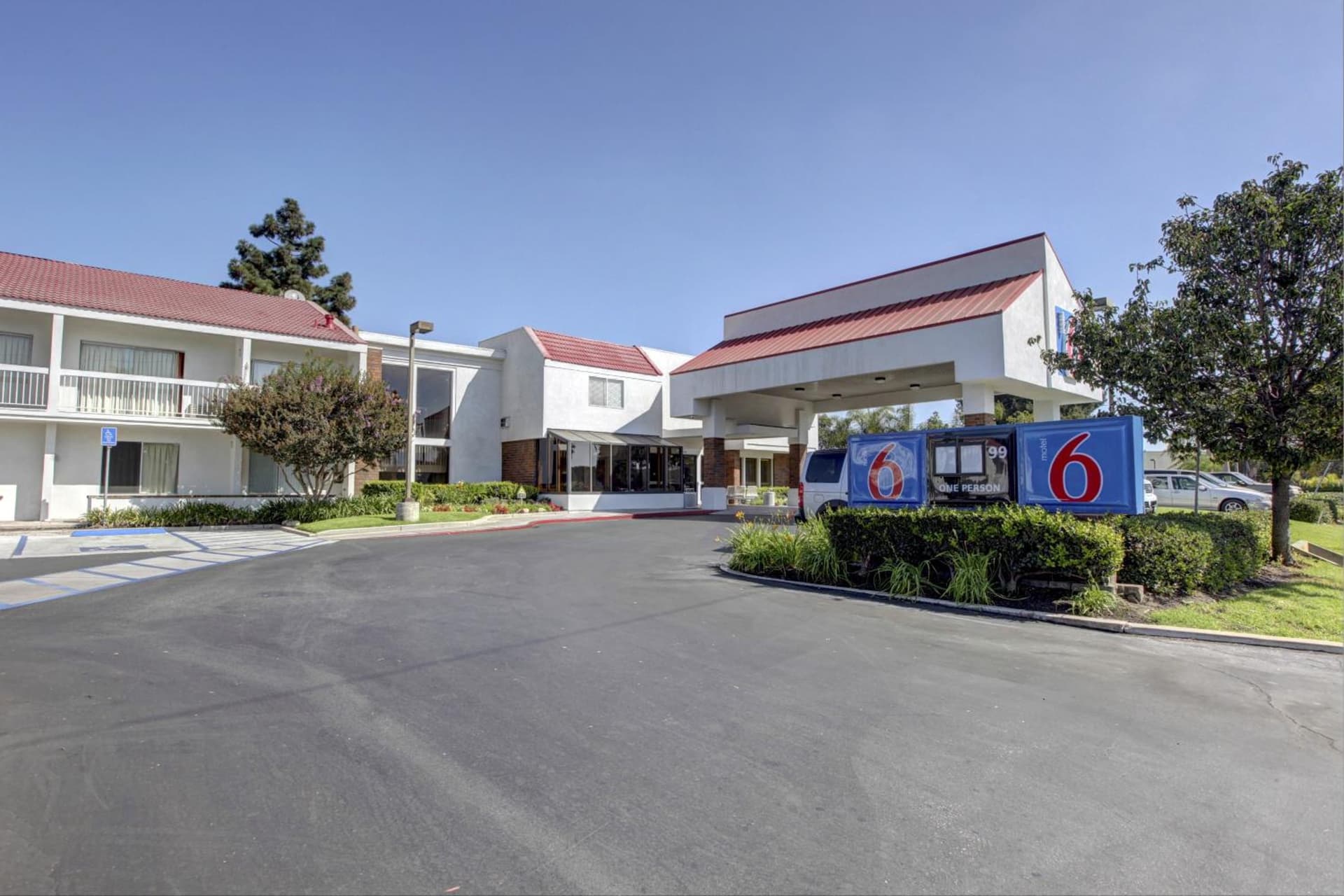 Motel 6-Santa Ana, CA - Irvine - Orange County Airport gallery photo in Santa Ana, CA — image 46