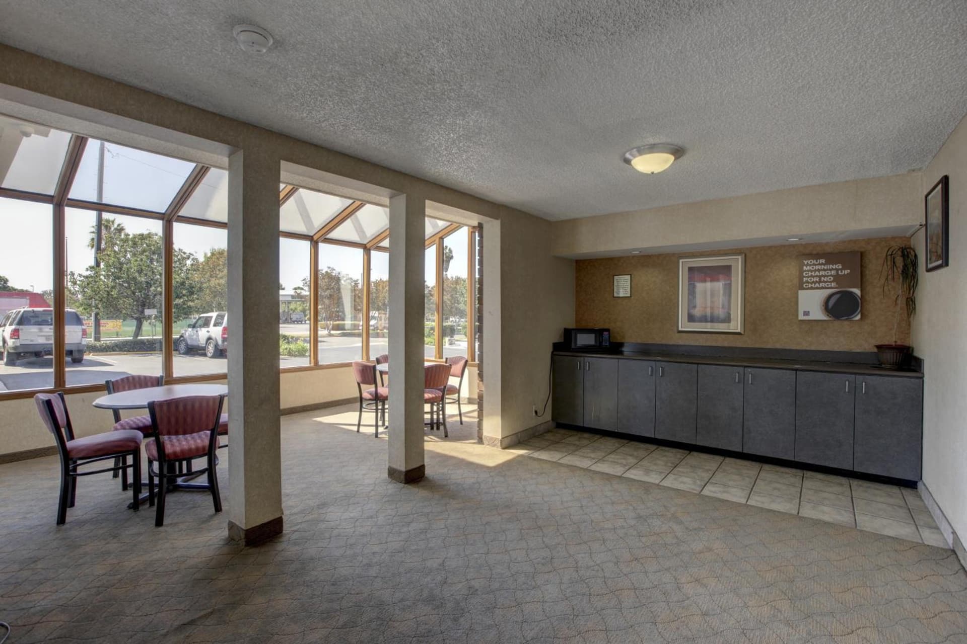 Motel 6-Santa Ana, CA - Irvine - Orange County Airport gallery photo in Santa Ana, CA — image 12