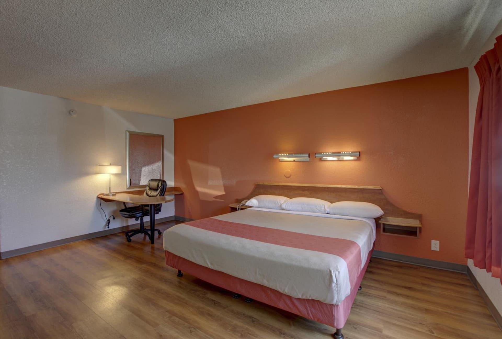 Motel 6-Santa Ana, CA - Irvine - Orange County Airport gallery photo in Santa Ana, CA — image 57