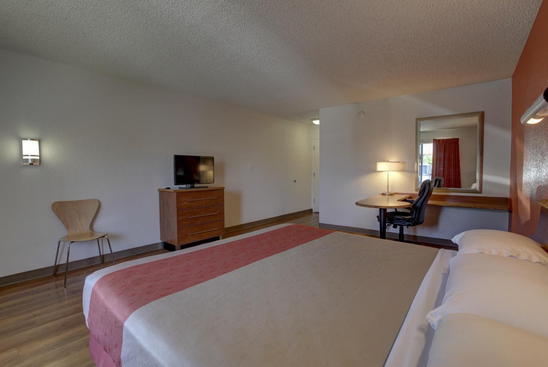Motel 6-Santa Ana, CA - Irvine - Orange County Airport gallery photo in Santa Ana, CA — image 31