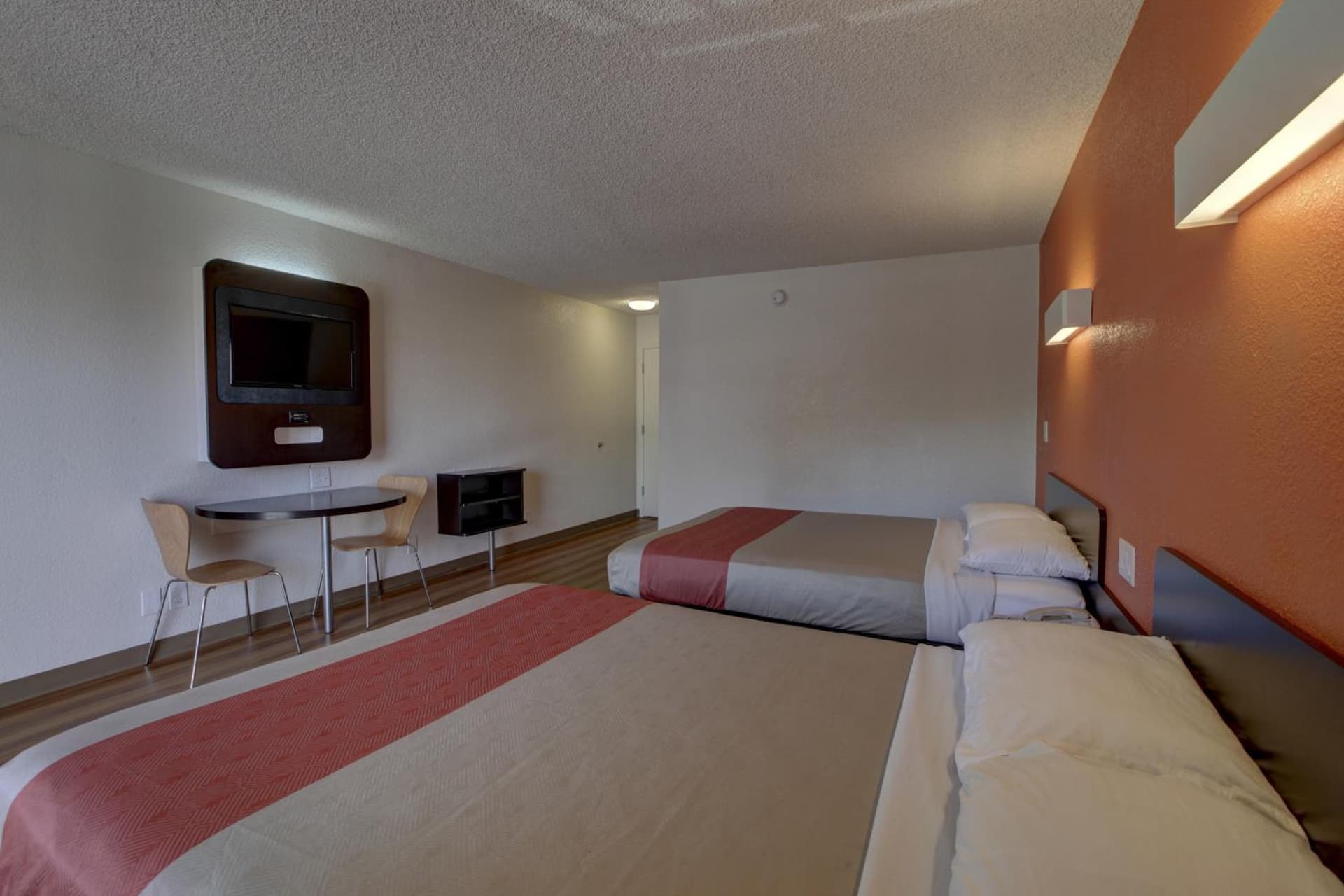 Motel 6-Santa Ana, CA - Irvine - Orange County Airport gallery photo in Santa Ana, CA — image 13