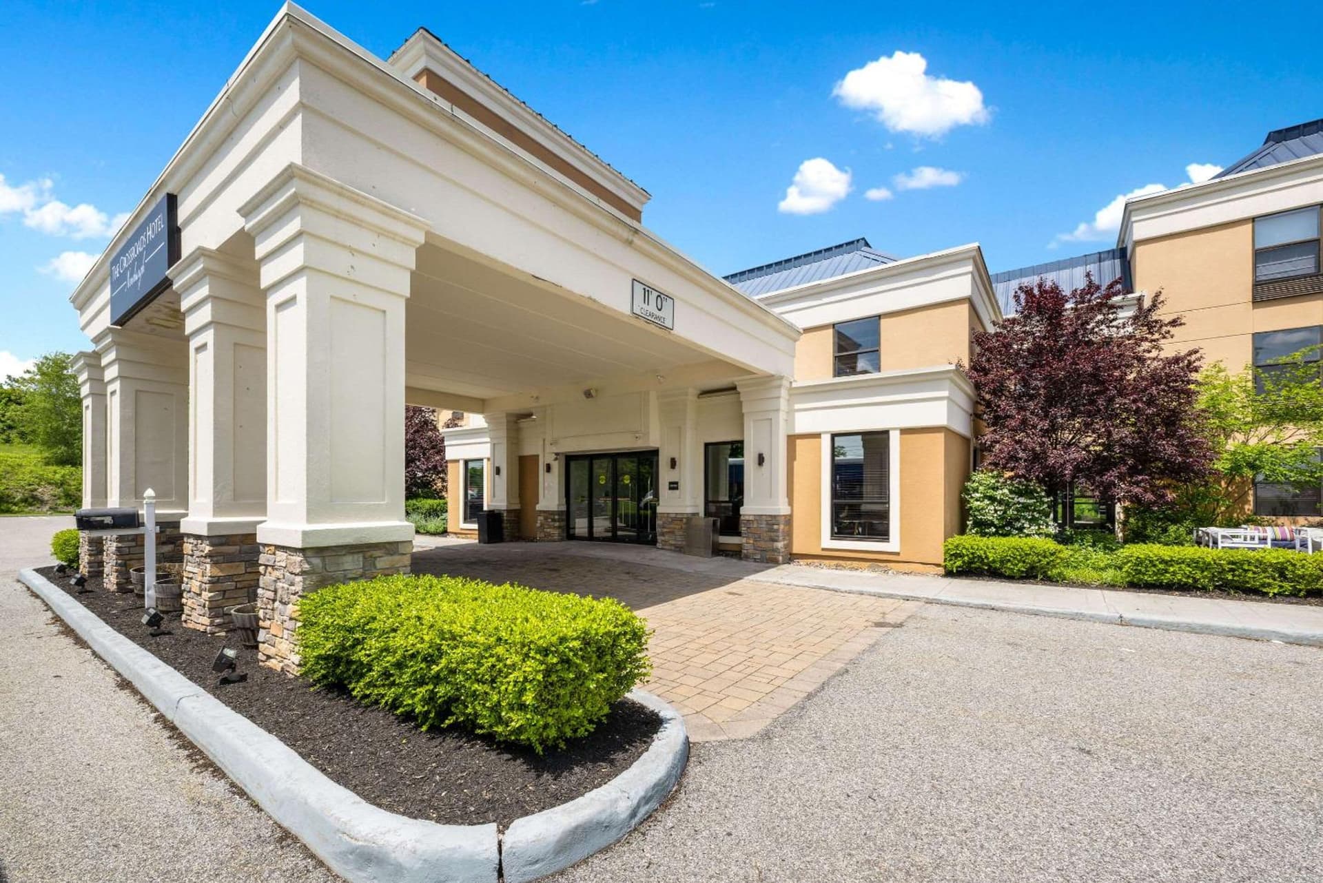 The Crossroads Hotel - Newburgh — hotel in Orange Lake, New York