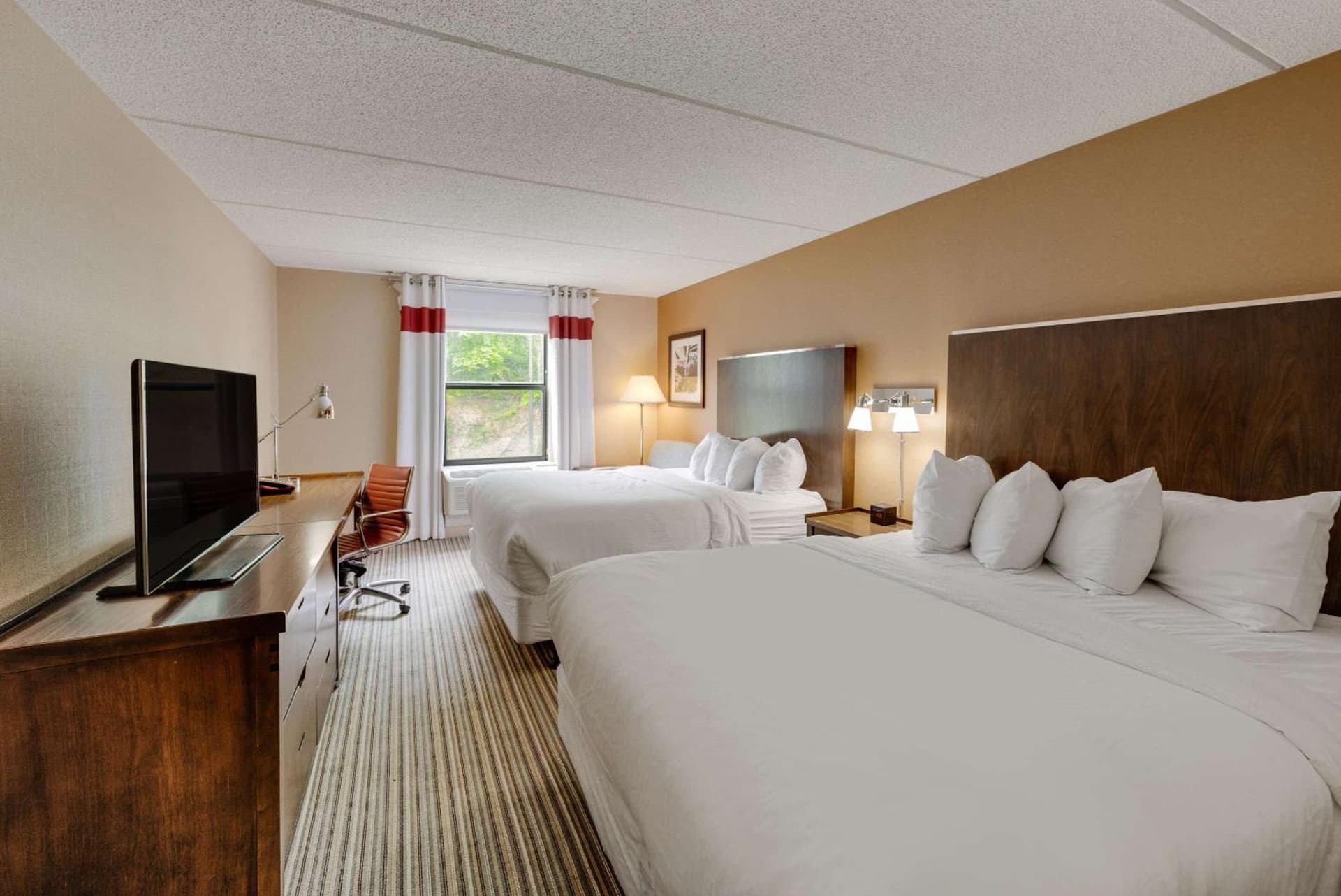 The Crossroads Hotel - Newburgh gallery photo in Newburgh, NY — image 16