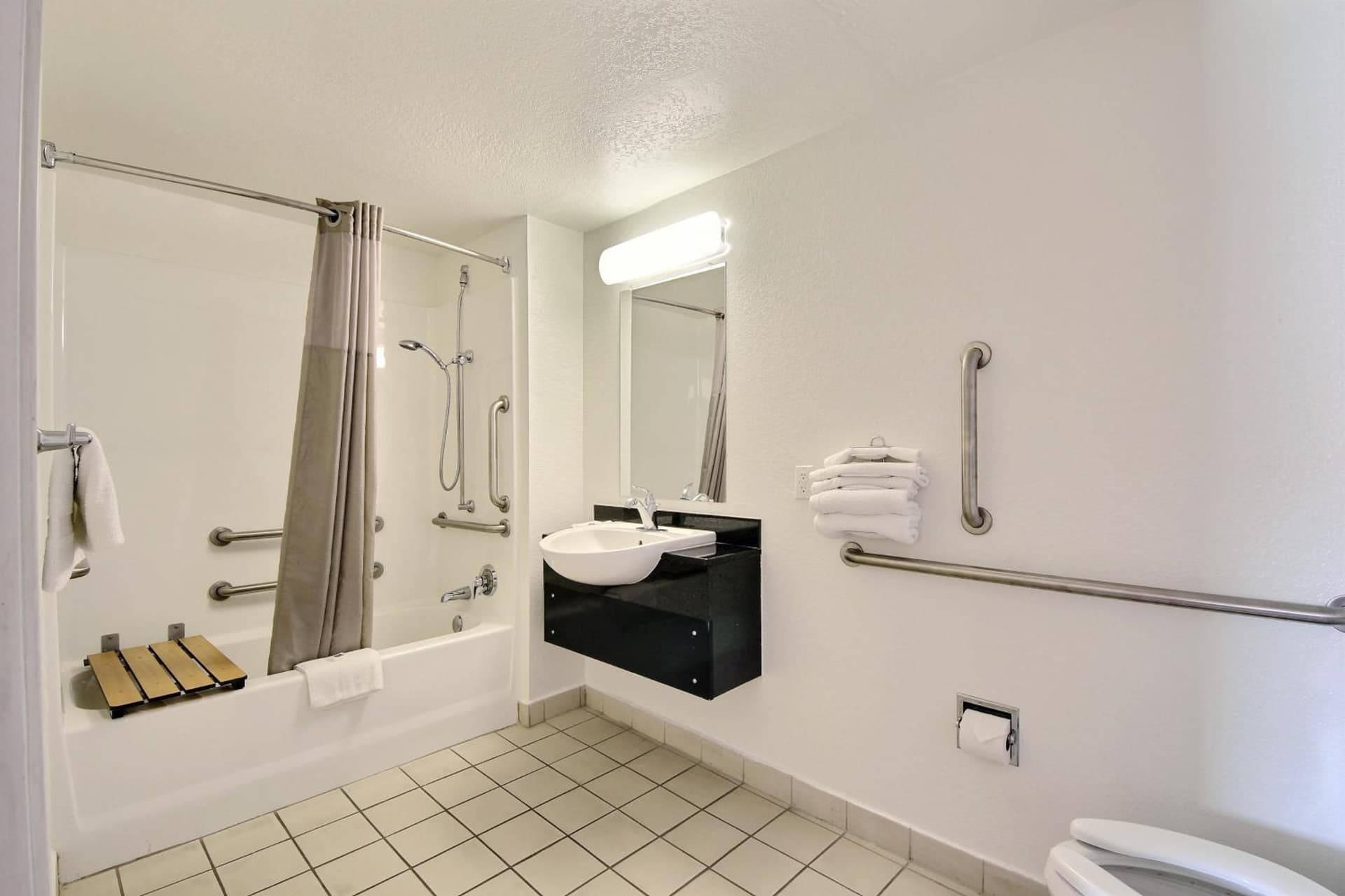 Motel 6-Laredo, TX - North I-35 gallery photo in Laredo, TX — image 12