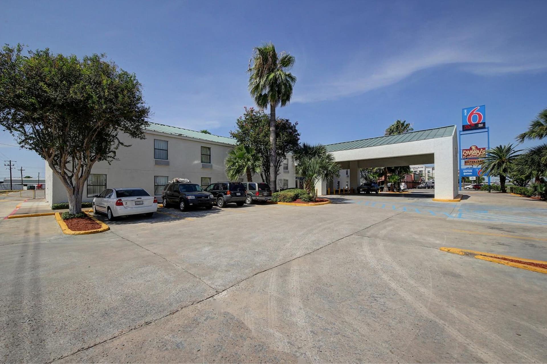 Motel 6-Laredo, TX - North I-35 gallery photo in Laredo, TX — image 4