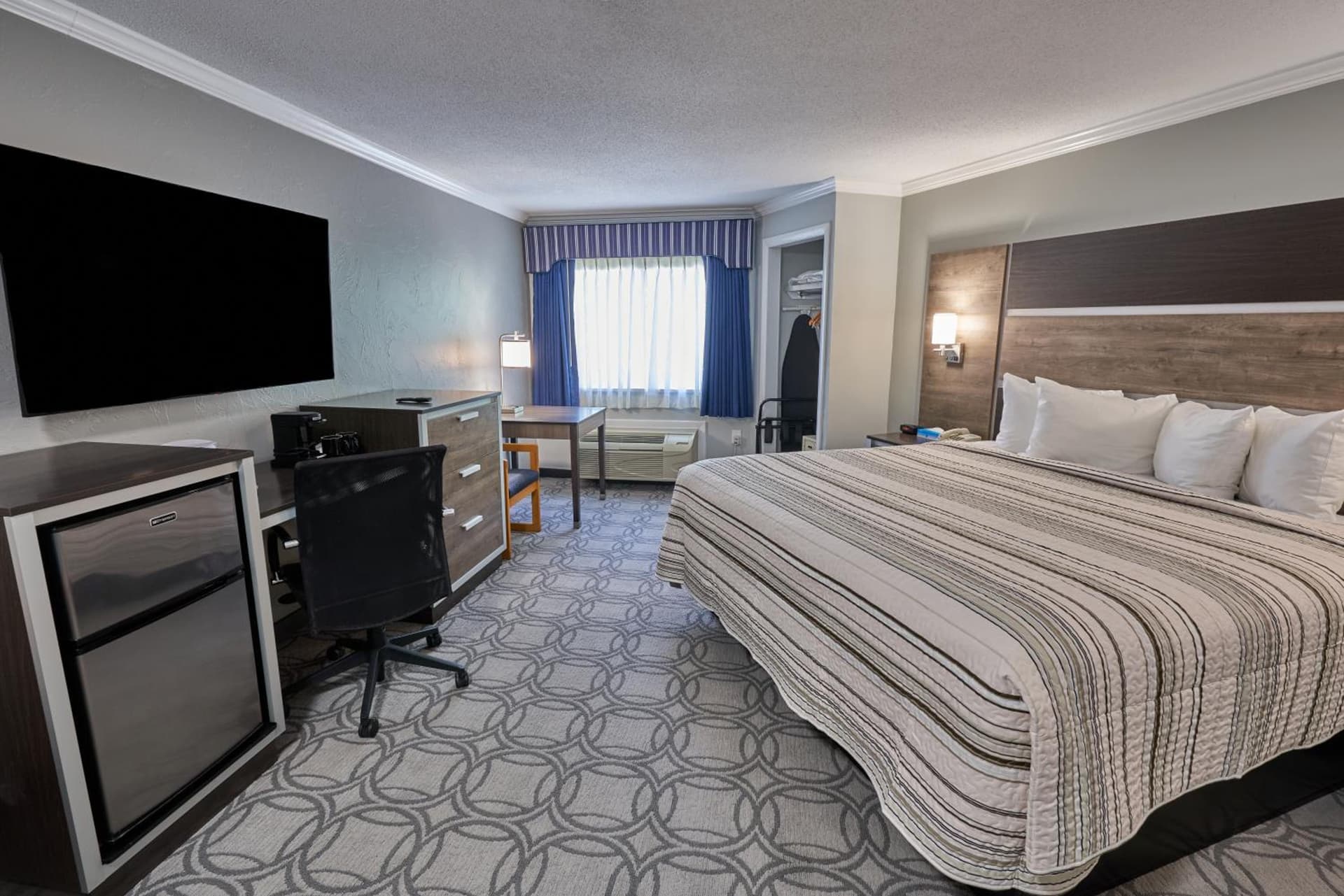 Ambassador Inn and Suites gallery photo in South Yarmouth, MA — image 50