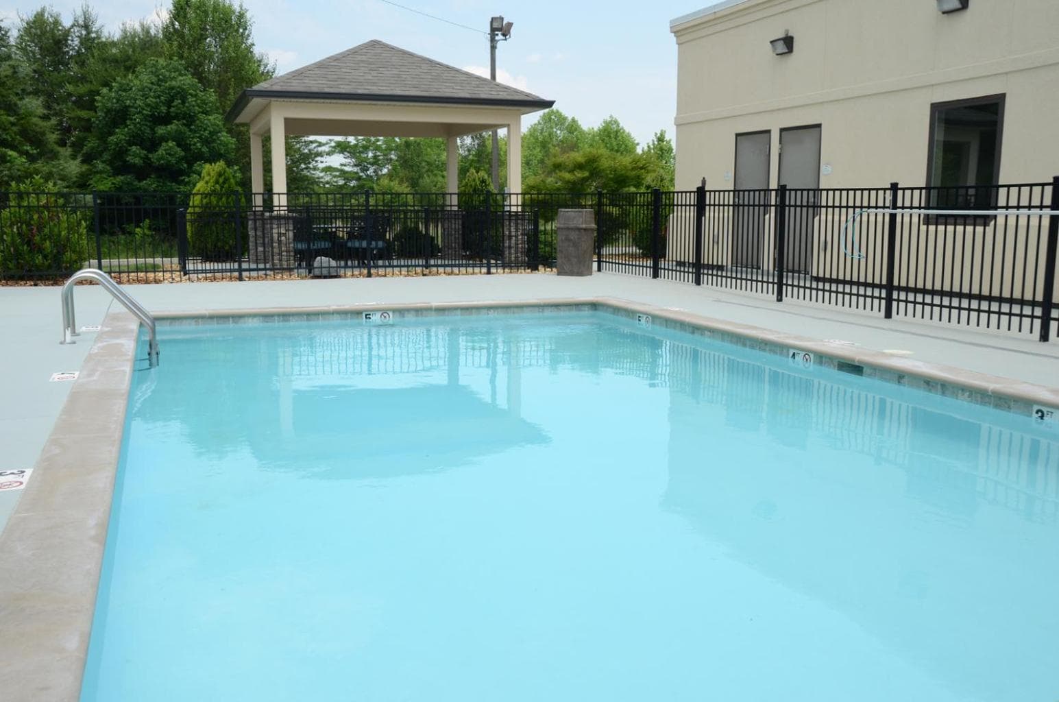 Baymont by Wyndham Clarksville gallery photo in Clarksville, TN — image 53
