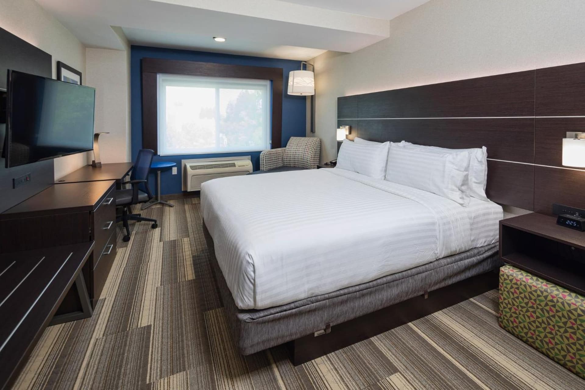 Holiday Inn Express - Sunnyvale - Silicon Valley by IHG property views in Sunnyvale, CA — gallery photo 3