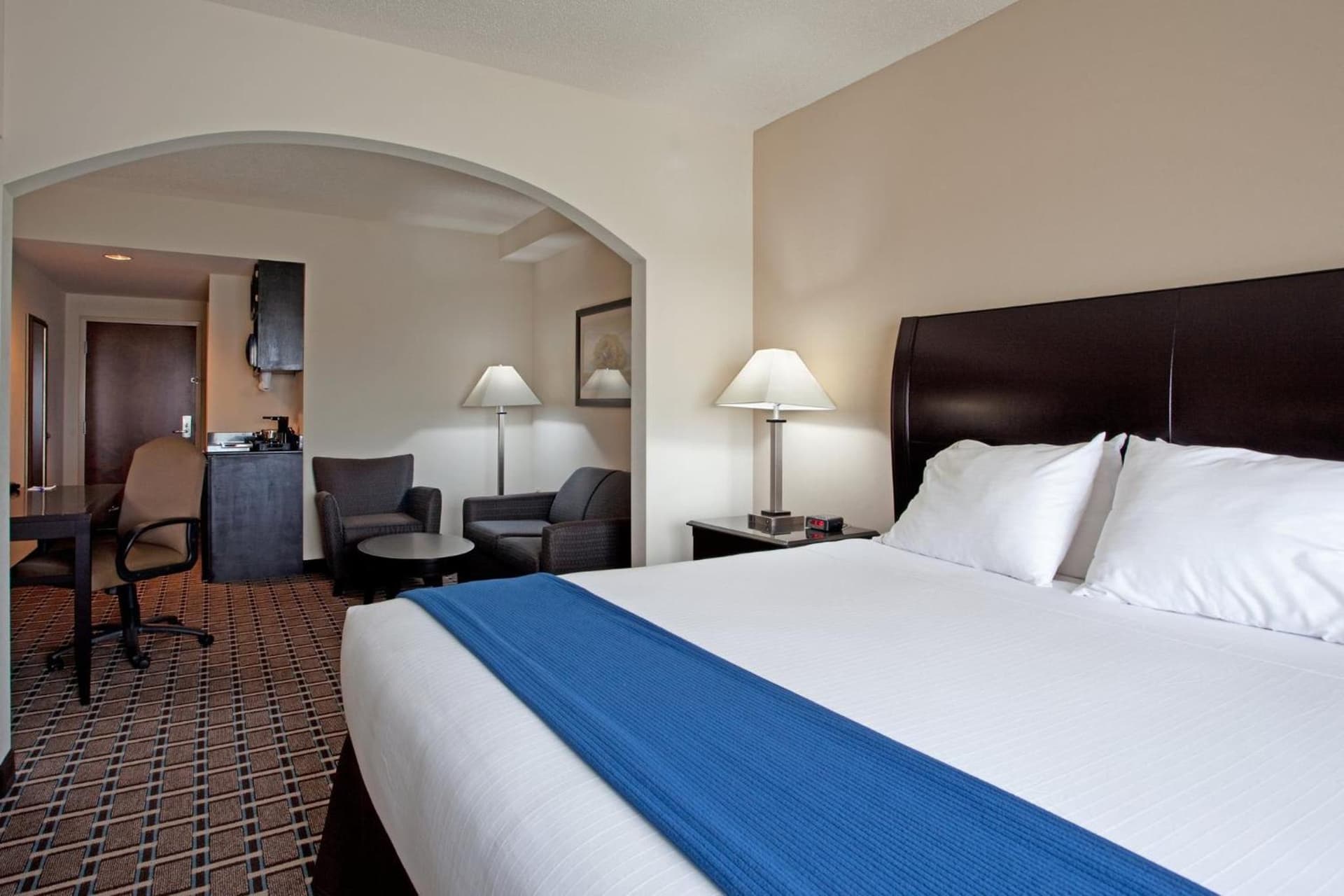 Holiday Inn Express Hotel & Suites Hope Mills-Fayetteville Airport by IHG gallery photo in Hope Mills, NC — image 24
