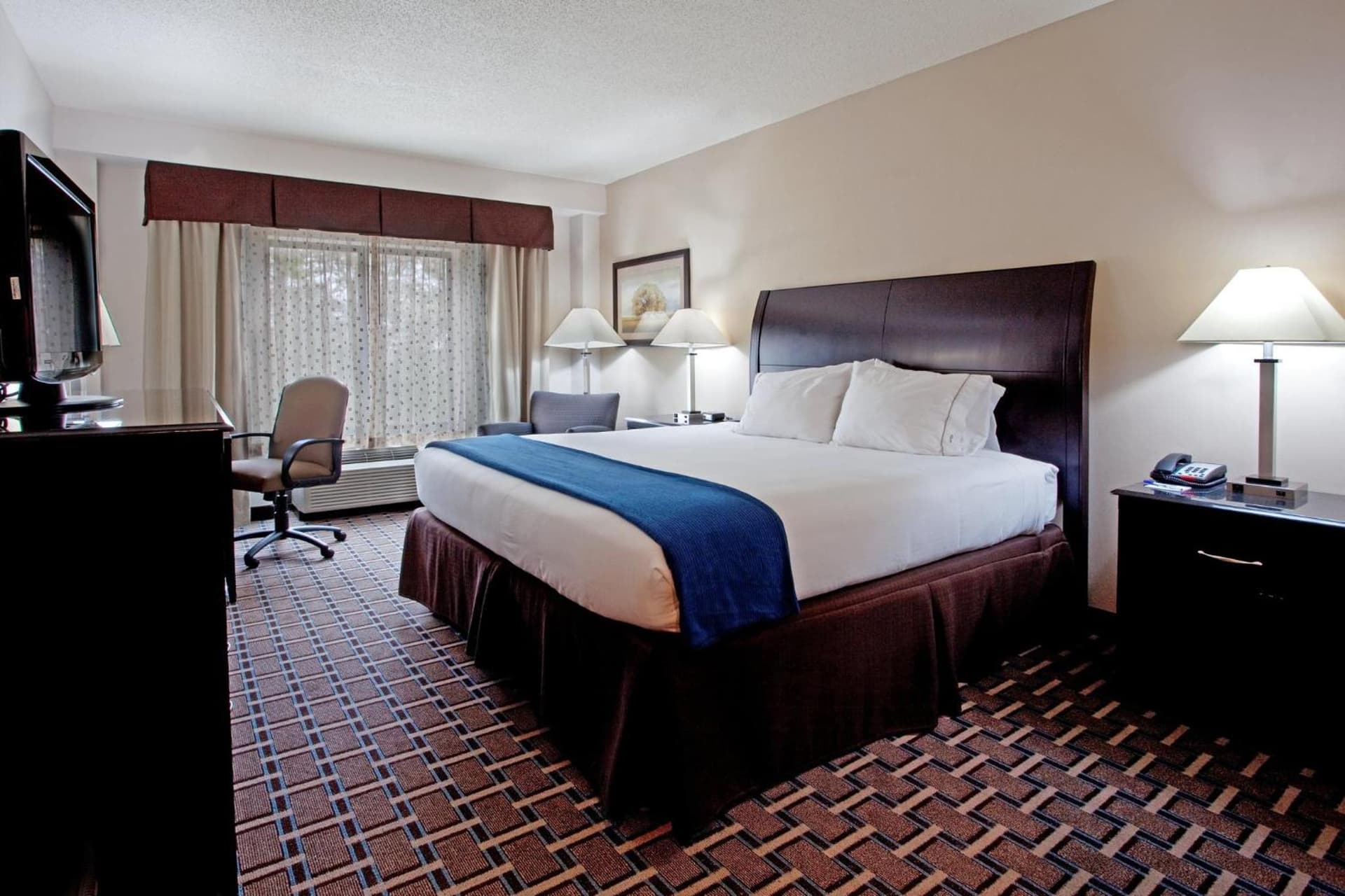 Holiday Inn Express Hotel & Suites Hope Mills-Fayetteville Airport by IHG gallery photo in Hope Mills, NC — image 4