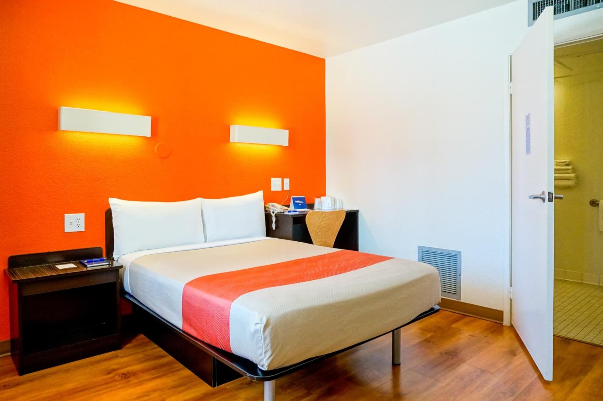 Motel 6-Carlsbad, CA Beach gallery photo in Carlsbad, CA — image 35