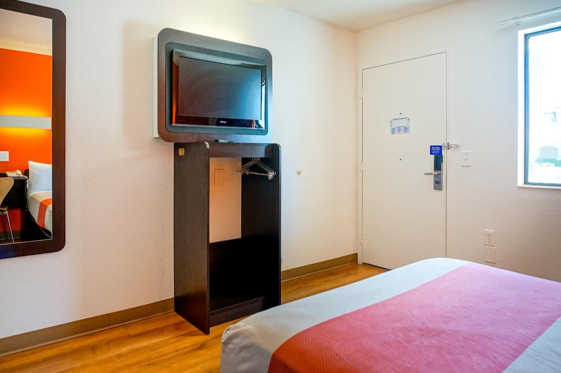 Motel 6-Carlsbad, CA Beach gallery photo in Carlsbad, CA — image 11
