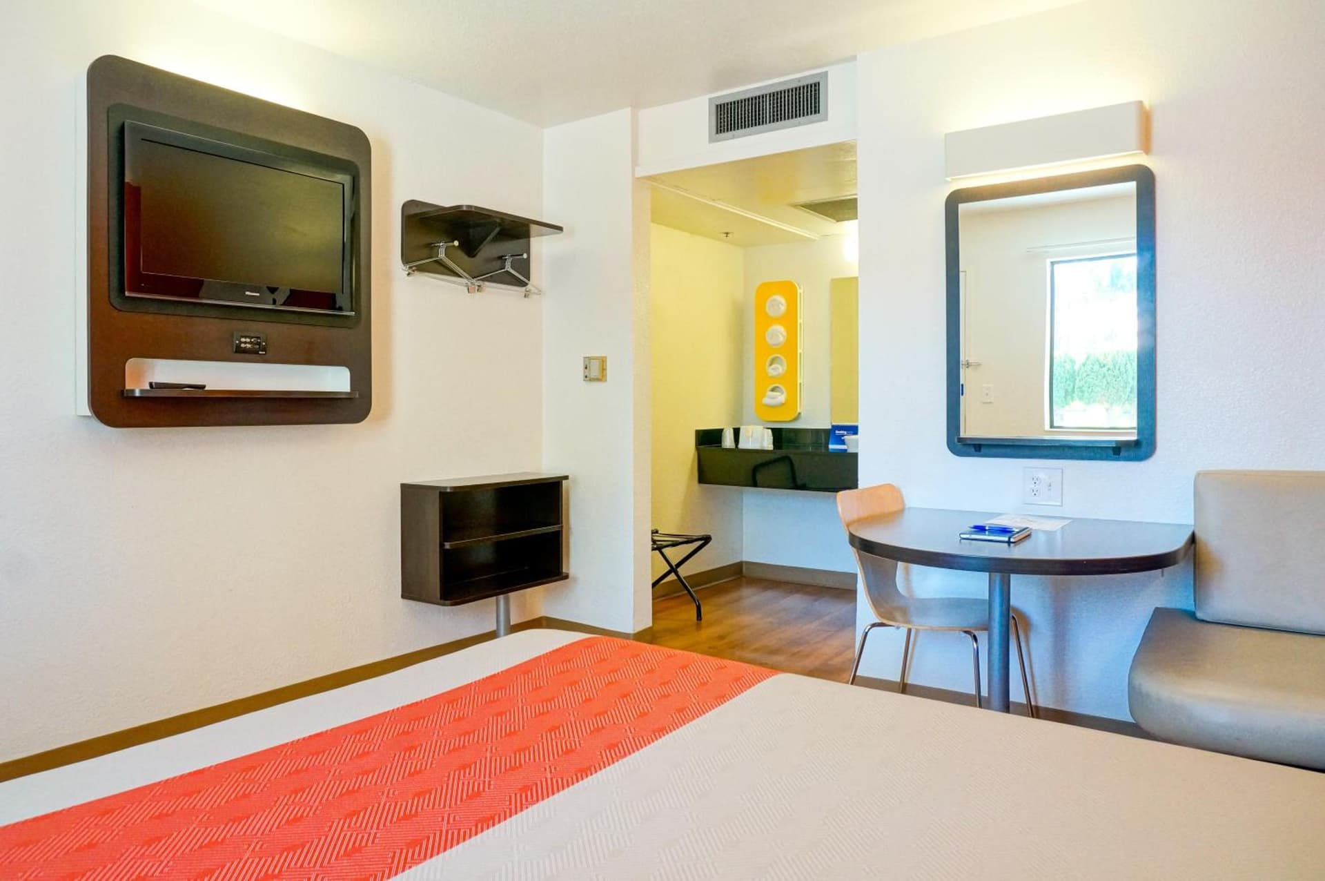 Motel 6-Carlsbad, CA Beach gallery photo in Carlsbad, CA — image 52